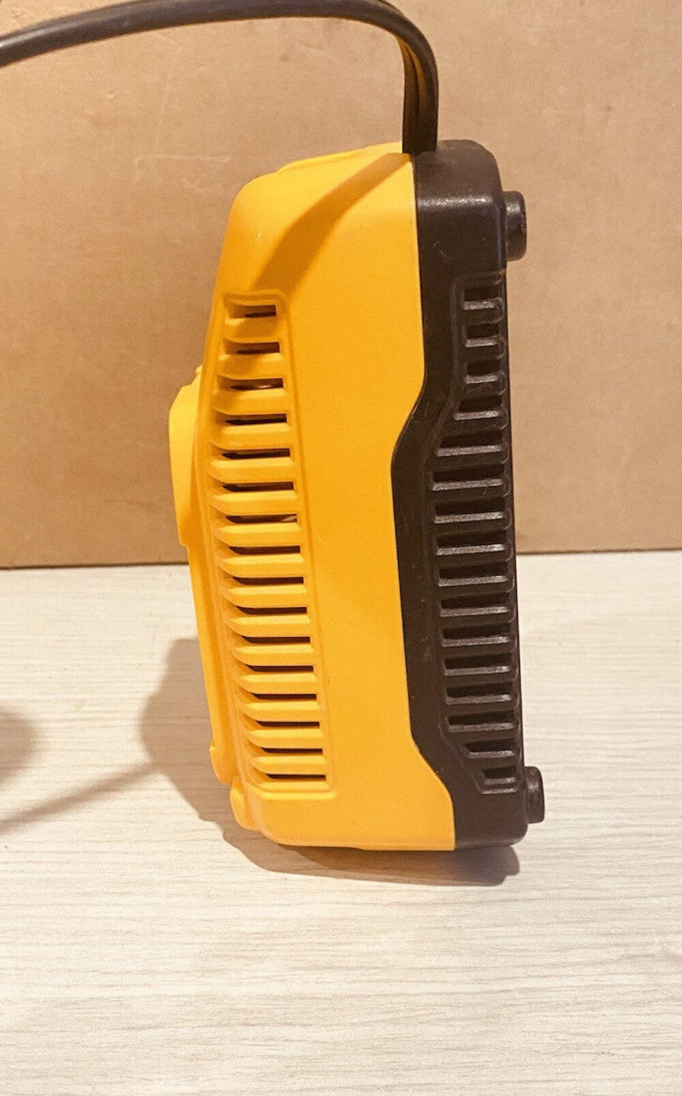 Dewalt Charger 7.2v-18v DC9310 110V AC American Plug In Good Condition 3475