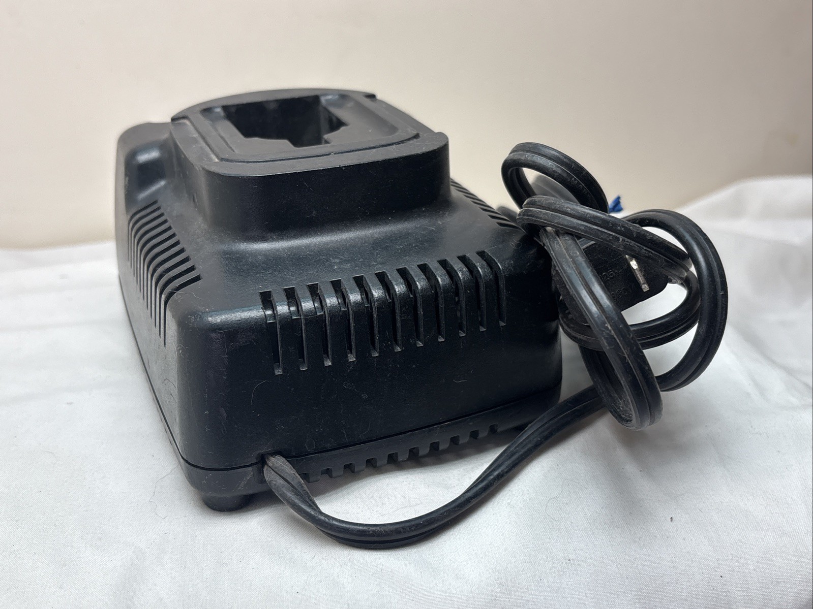 DeWALT DW9116 7.2V-18V 1 Hour NiCd NiMH Battery Charger ONLY For Parts