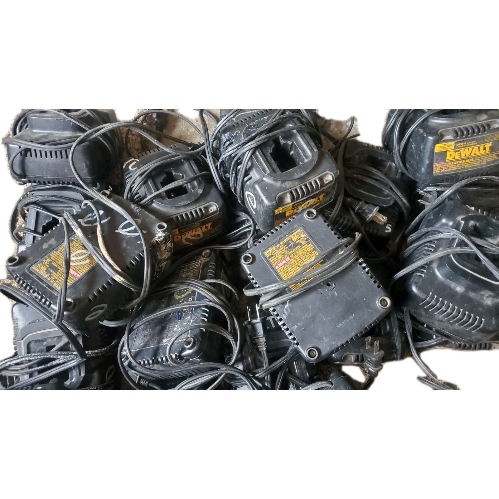 Lot Of 13+ : Dewalt DW9116 7.2-18V 1-Hour NiCd Battery Charger Black