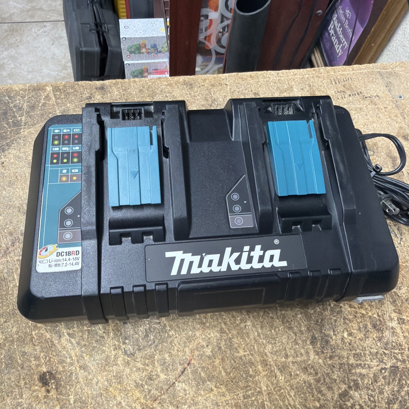 Makita DC18RD 18V LXT Li-Ion Dual Bay Rapid Optimum Fast Battery Charger