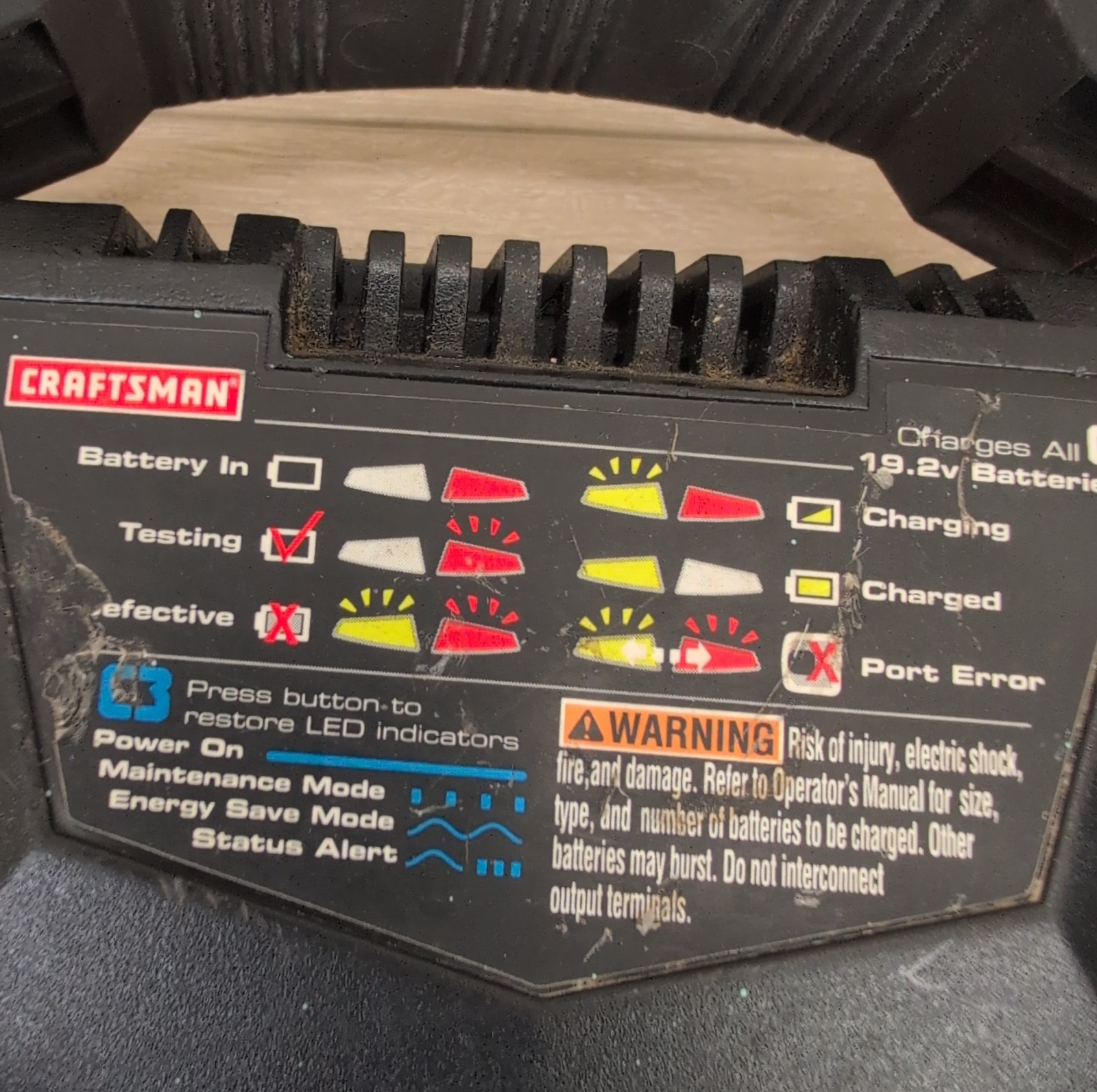 Craftsman 19.2V 4 Way Maintenance Station Battery Charger 315.CH2000 W/ Mount