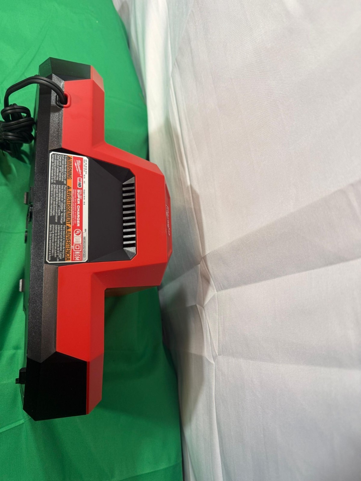 M18™ Dual Bay Simultaneous Super Charger (Tool Only Open Box)