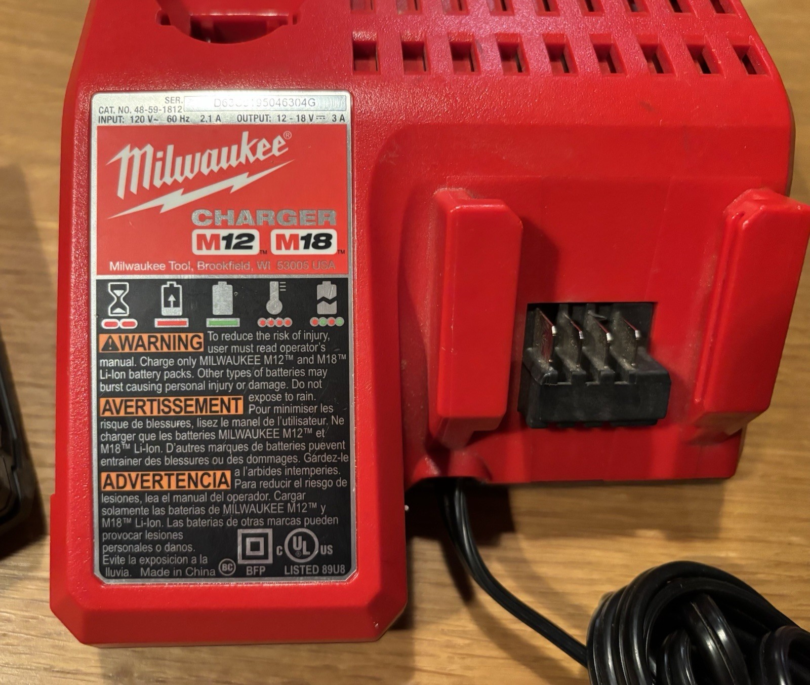 Milwaukee Charger M12 M18 With M18 CP 1.5 Lithium Battery – Excellent Condition!