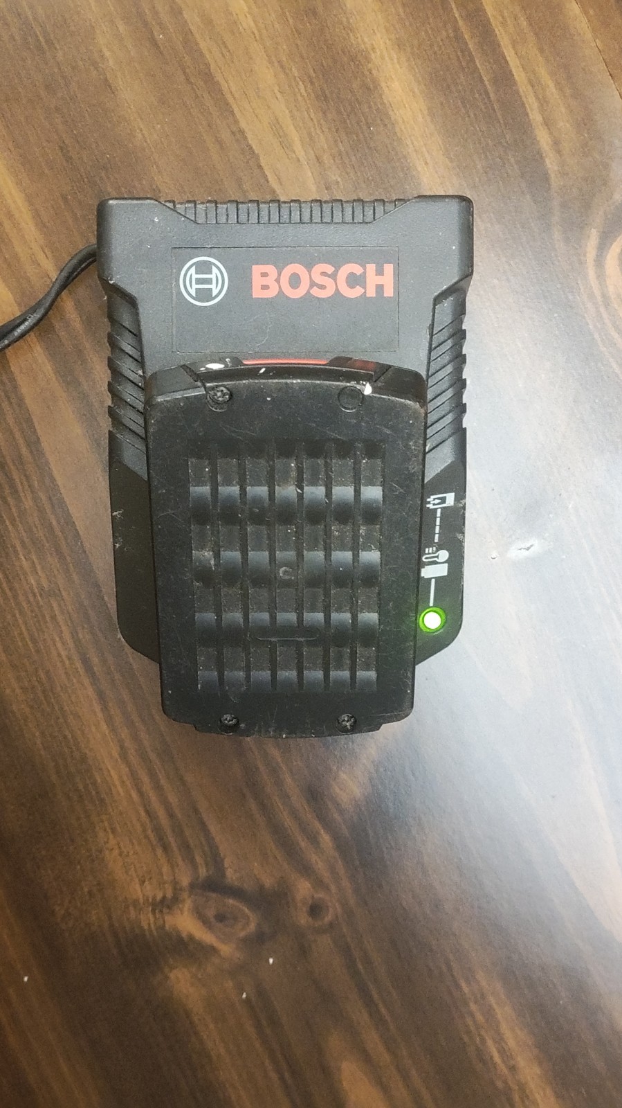 Bosch GAL18V-40 Lithium-Ion Battery Charger With Battery