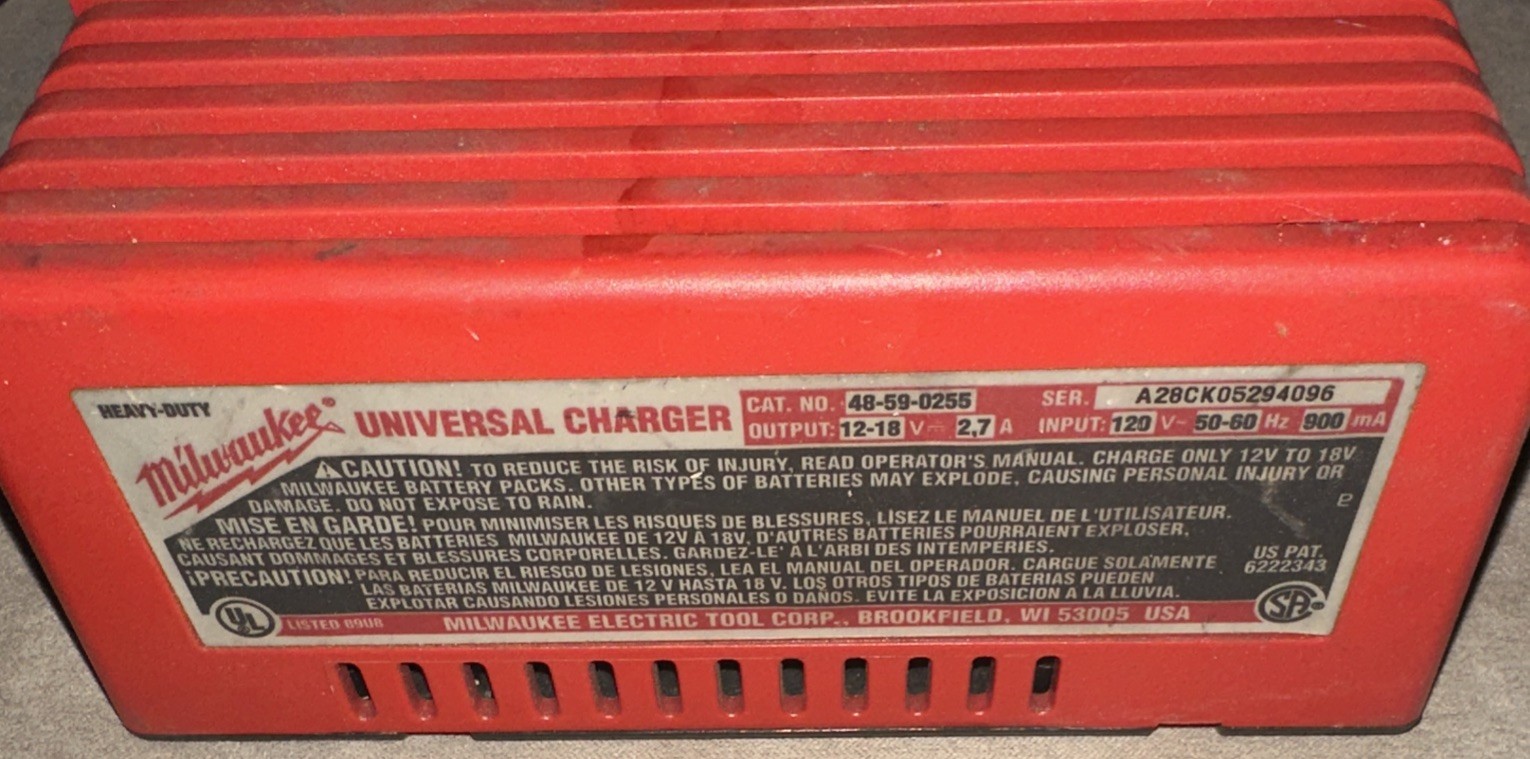 Milwaukee 1-Hour NiCd Universal Battery Charger 12v-18v Heavy Duty 2.8A 120 Volt