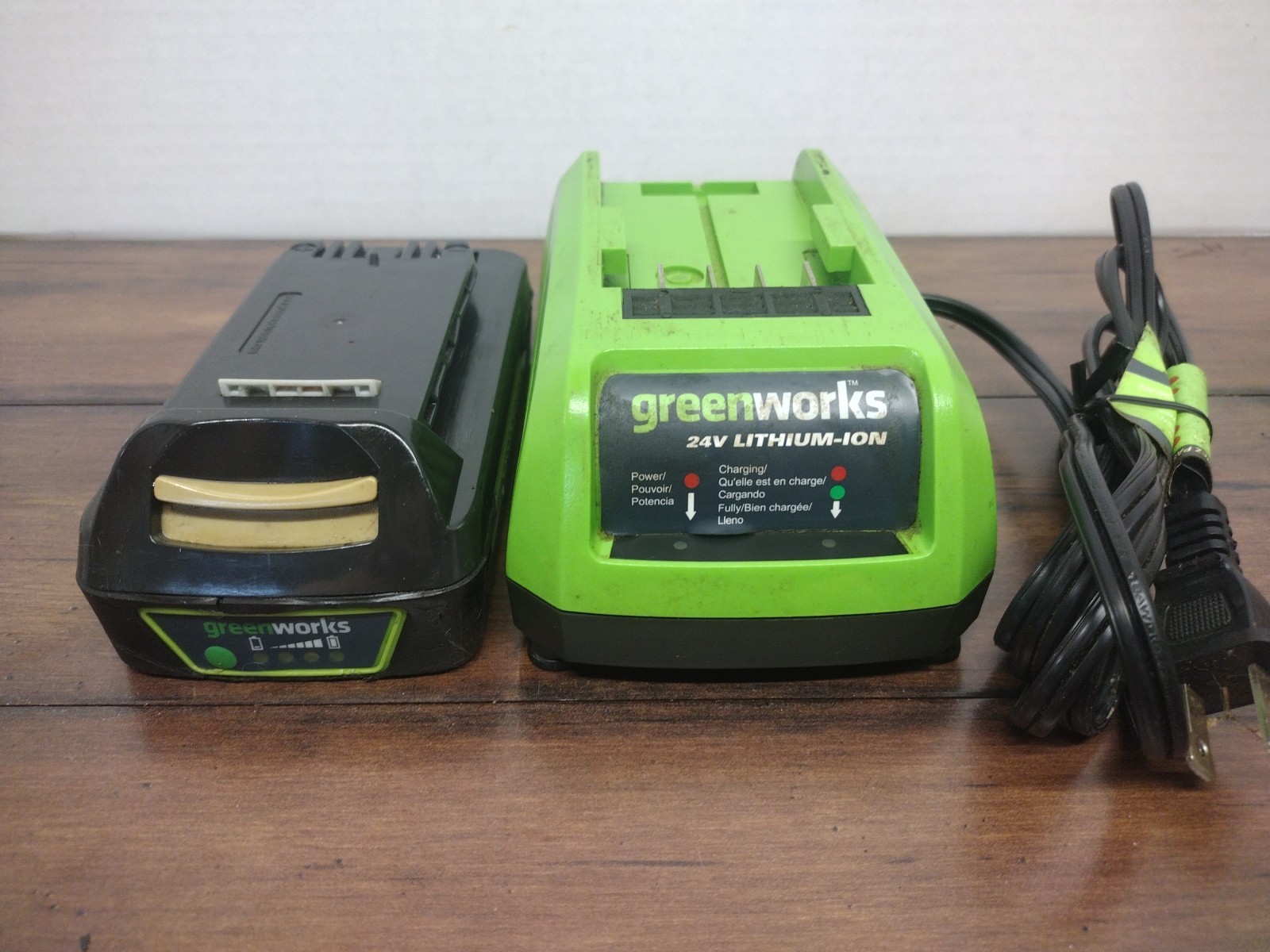 Greenworks G24 24V Lithium-Ion Battery Charger And Battery Tested & Working