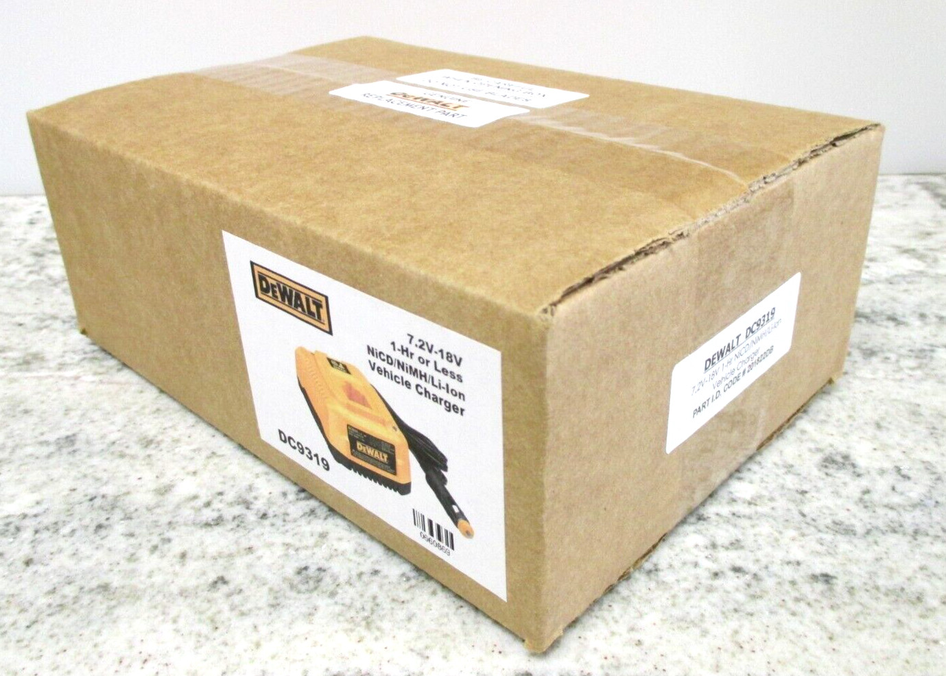 Genuine DEWALT DC9319 7.2V 12V 14.4V 18V Volt 1-Hr Vehicle Charger *NEW IN BOX*
