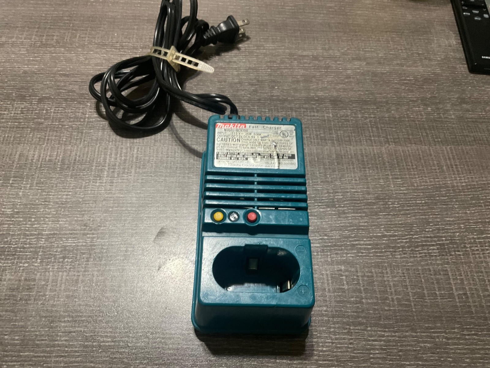 Makita DC9700 Fast Charger 7.2V 9.6V for 7000 9000 9100 UNTESTED