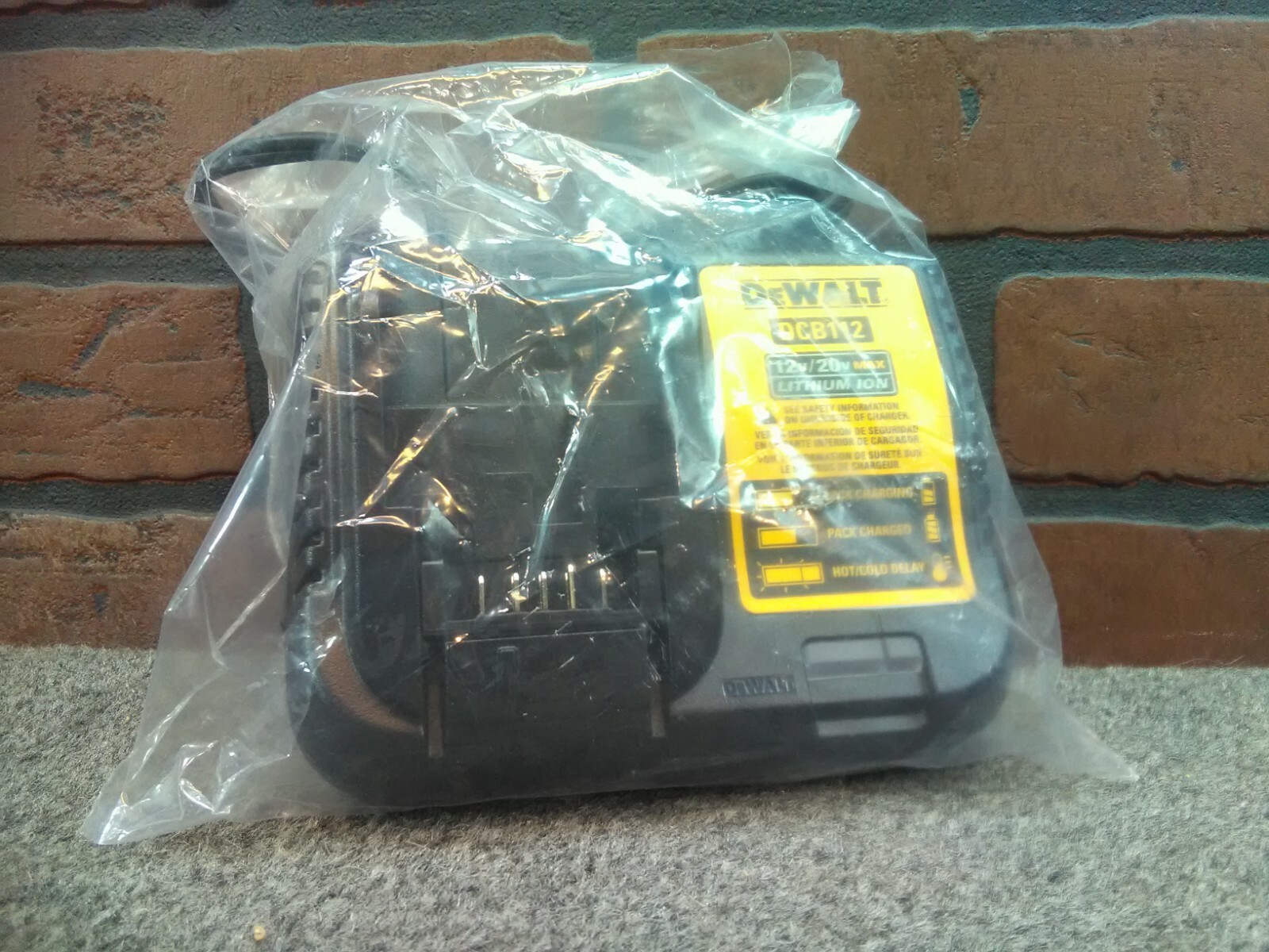 Dewalt OEM DCB112 12V/20V MAX Lithium Ion Battery Charger-***NEW***