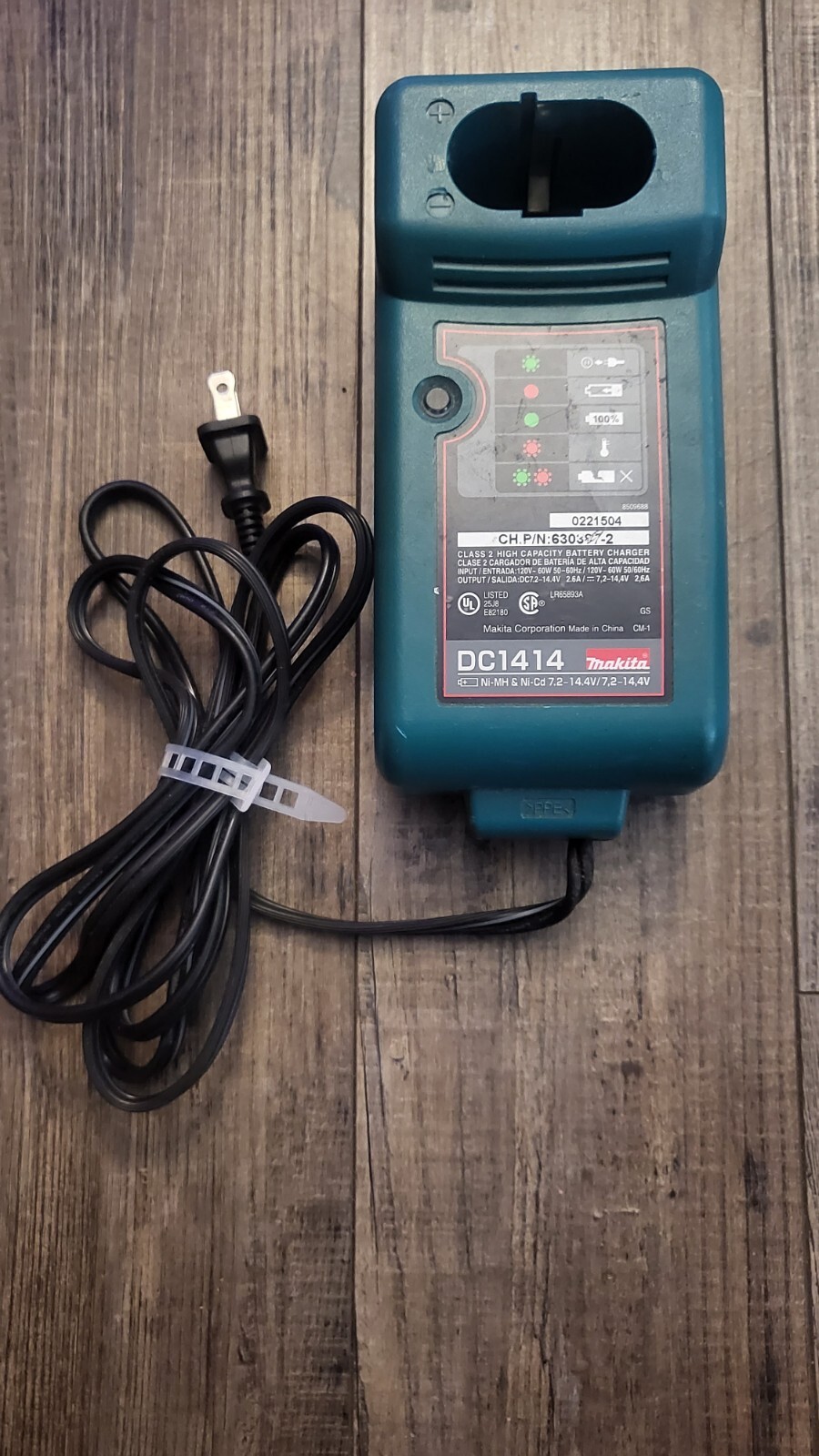 Mikita Dc1414 Ni- Mh& Cd 7.2- 14.4 V Charger