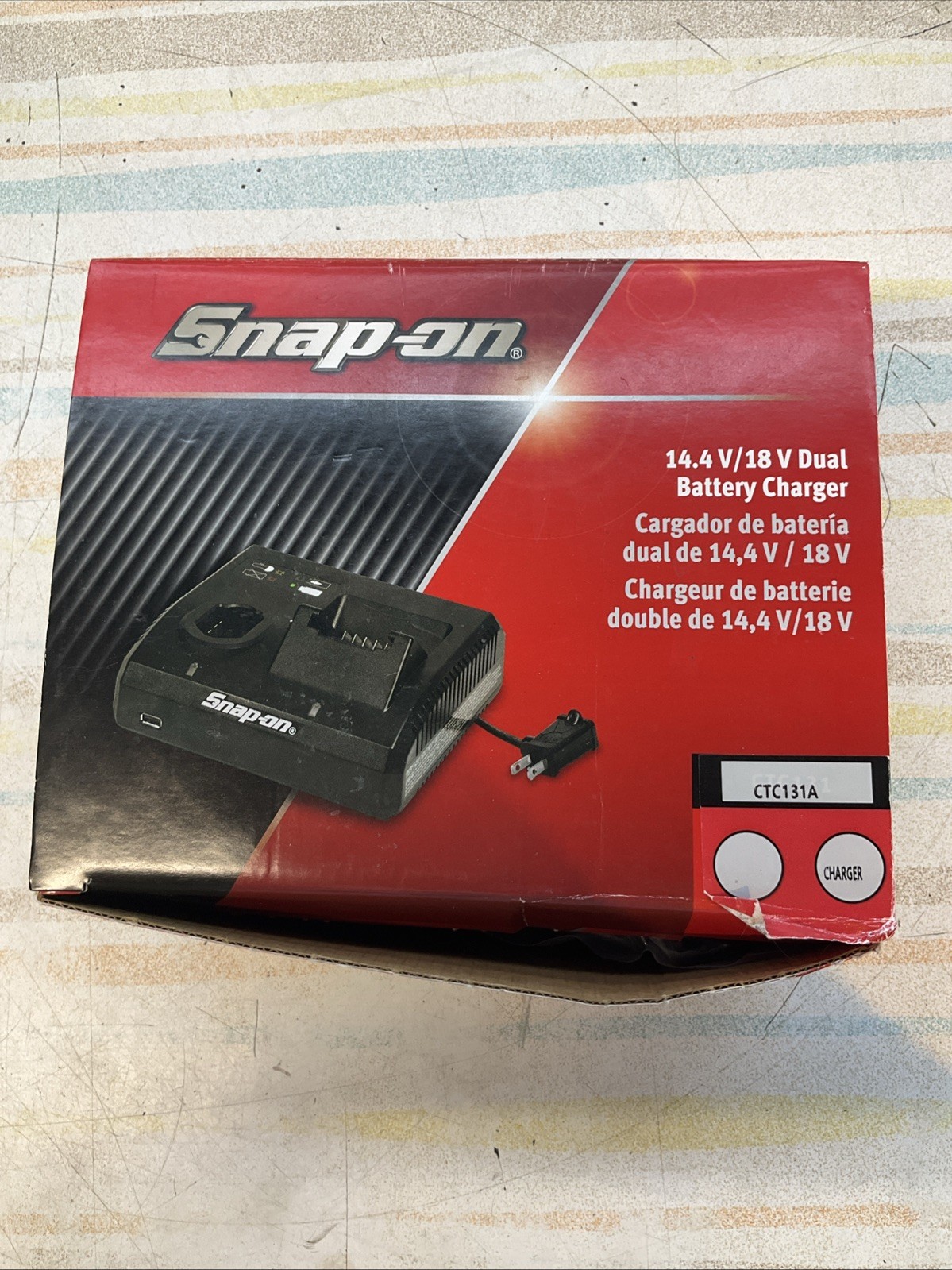 Snap-On CTC131A 14.4V/ 18V Dual Battery Charger – NEW IN BOX!