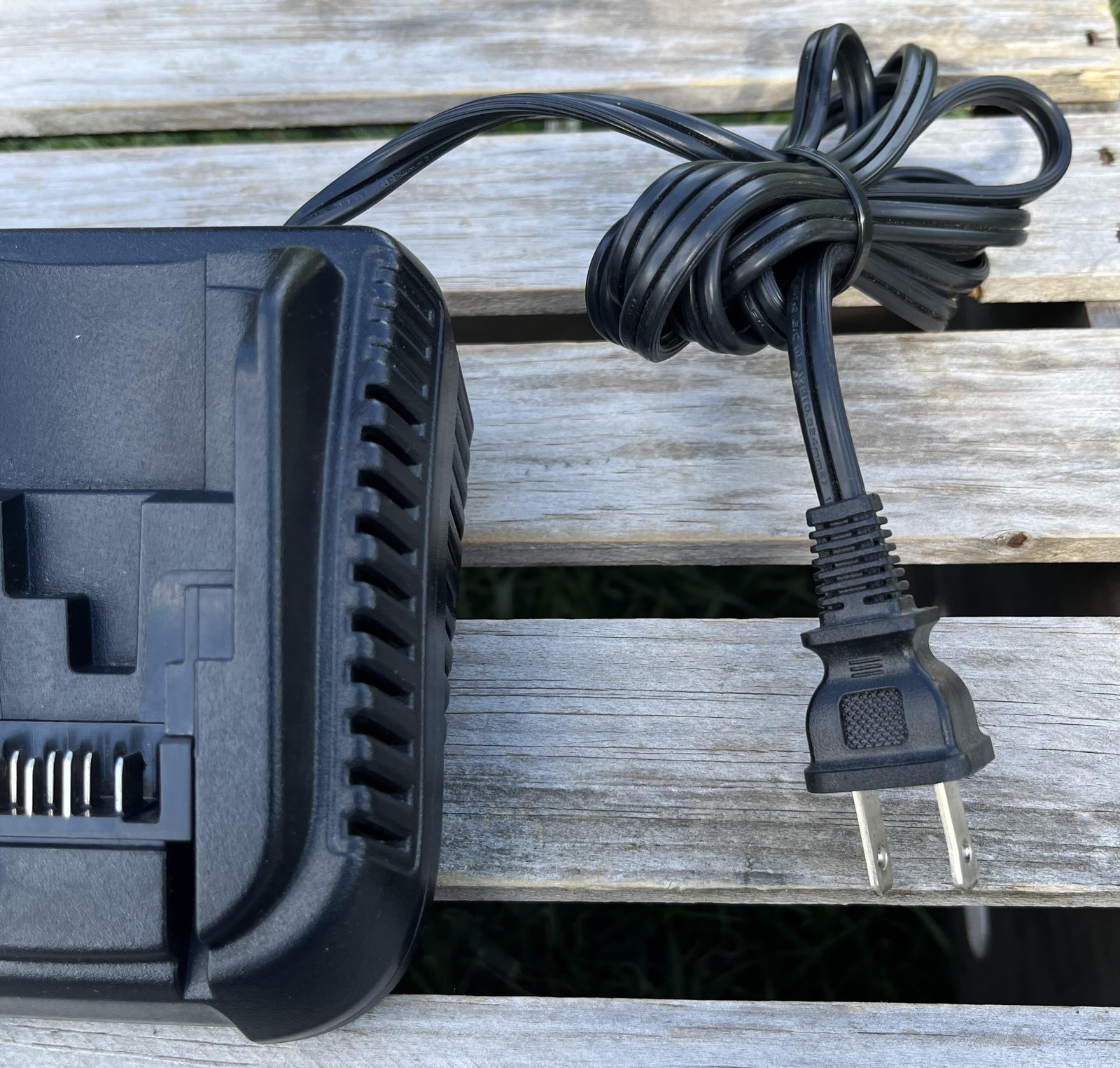 DeWALT DCB115 12V/20V MAX Lithium Ion Battery Fast Charger US Plug Genuine OEM