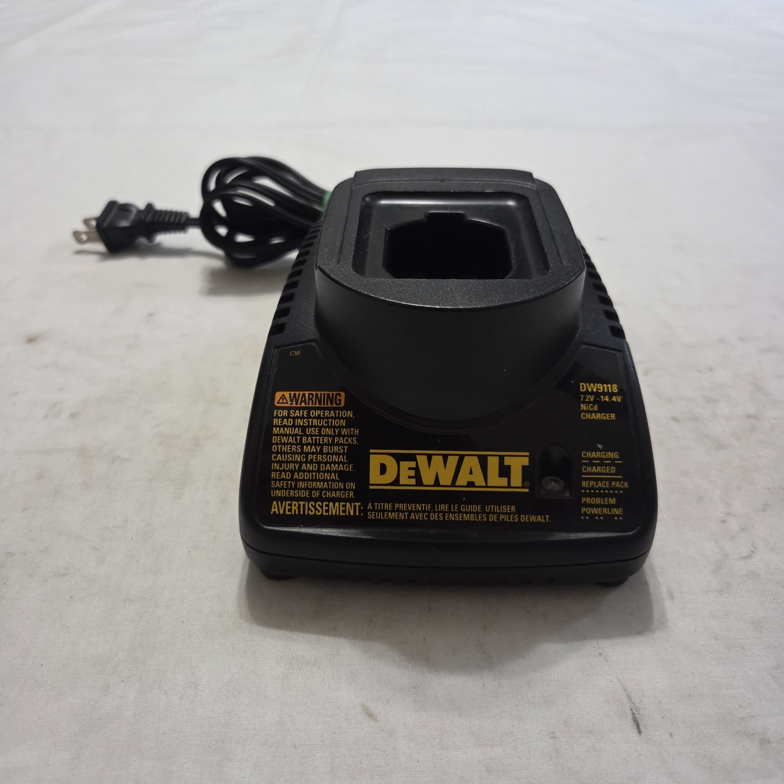 DeWalt DW9118 7.2V – 14.4V Volt NiCd Battery Charger – Tested & Working
