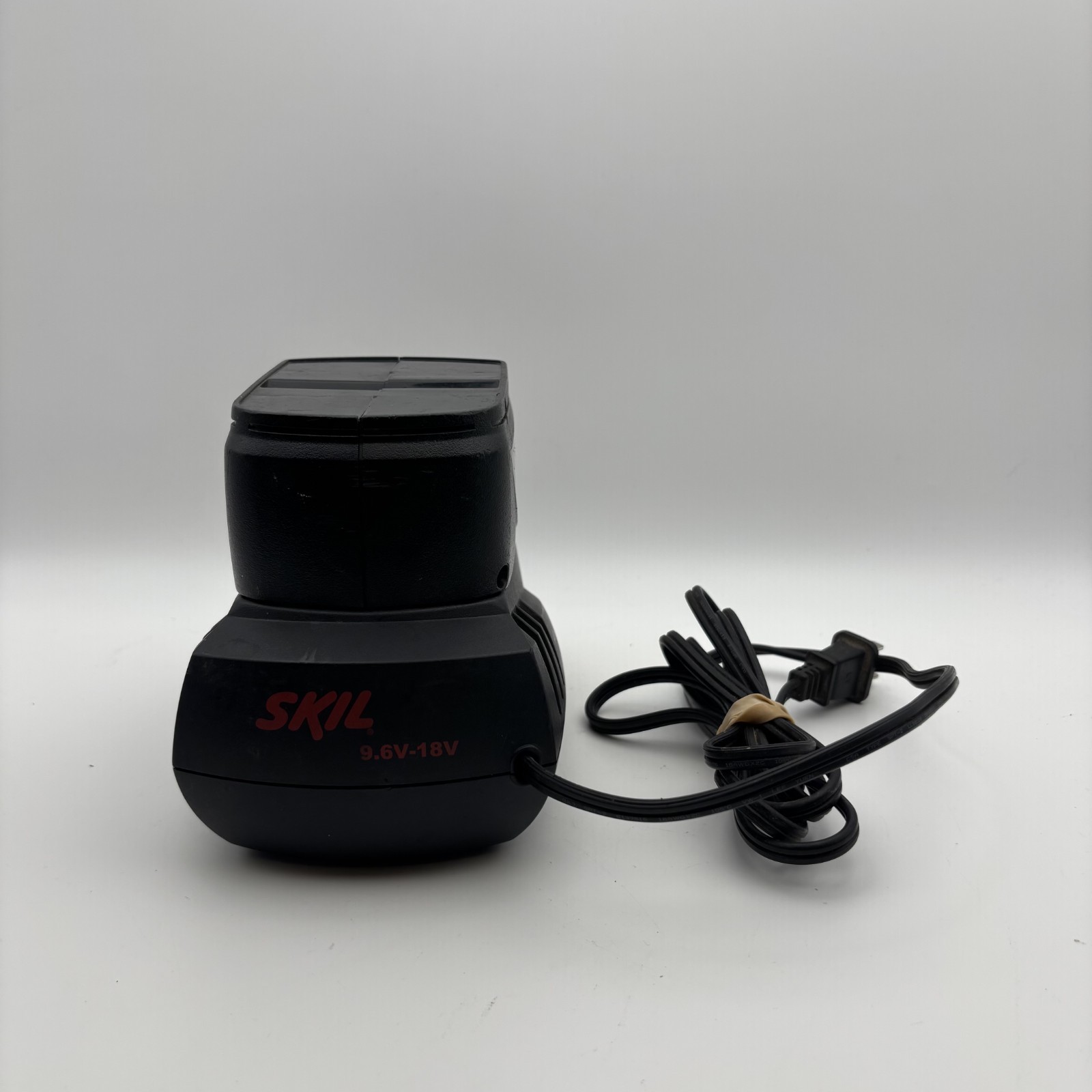 SKIL SC118B-LI 18V Battery Charger + SB18B Battery Genuine OEM Tested Working