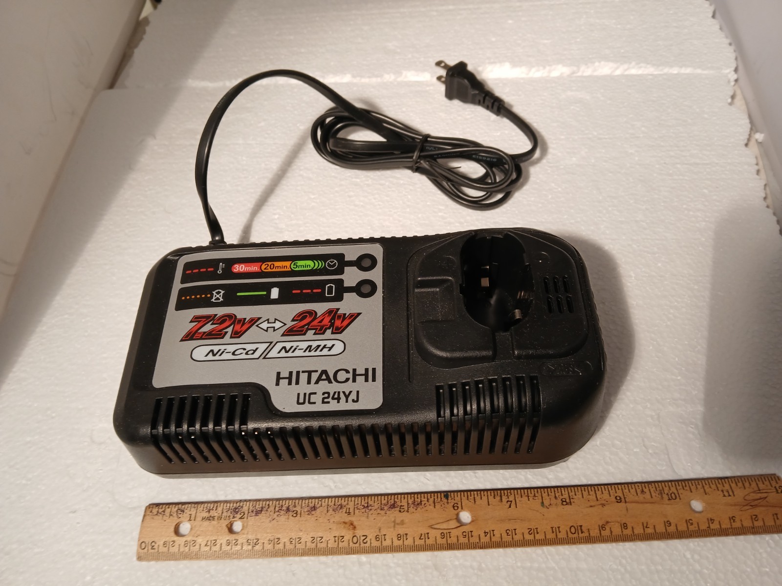 Hitachi UC24YJ Battery Charger 7.2V – 24V Ni-Cd Ni-MH Metabo HPT – Powers On