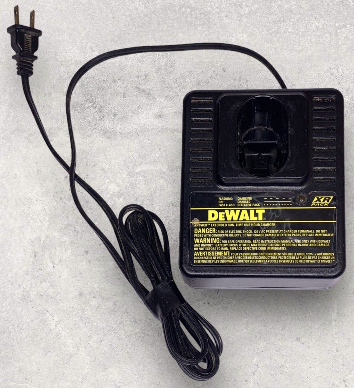 Dewalt DW9106 XR PACK Extended Run Time One Hour Battery Charger