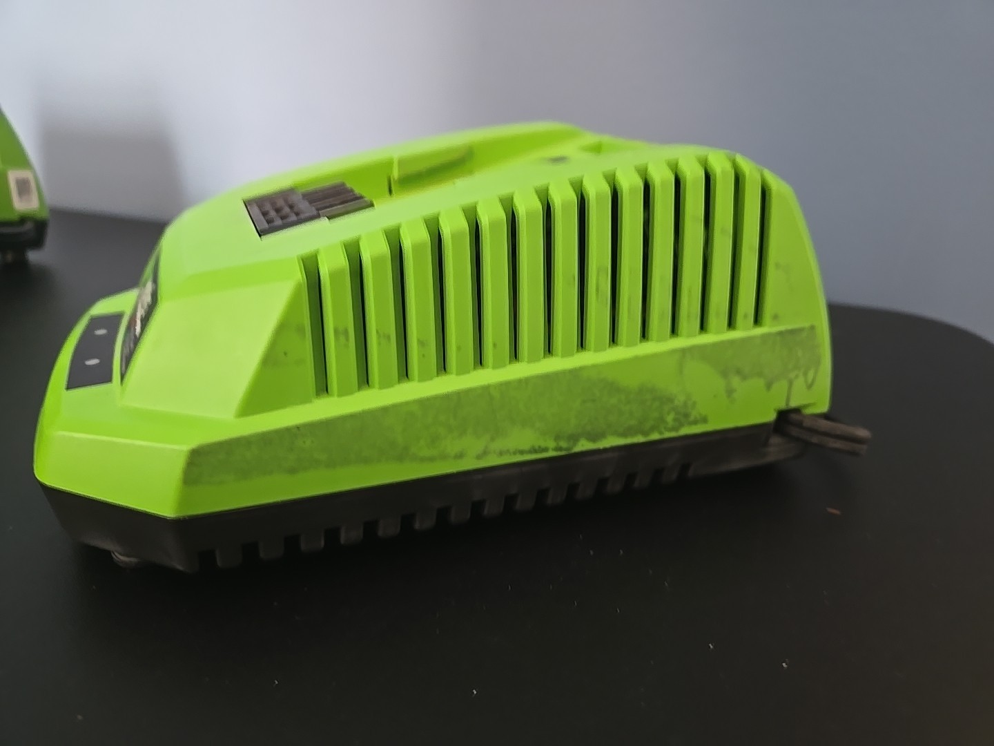 GreenWorks 40V Lithium-ion Battery Charger G-MAX Green 29482