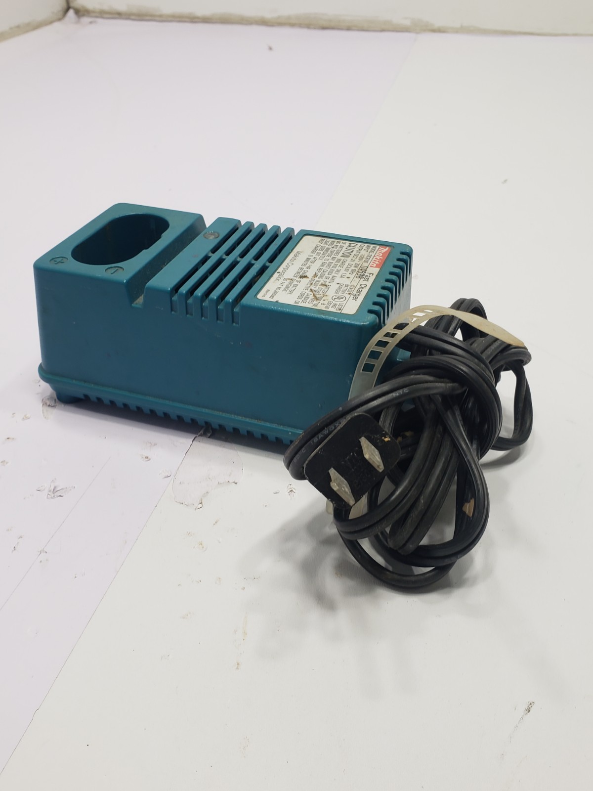 Makita DC9700 7.2V to 9.6V Battery Fast Charger Genuine OEM Pre Owned