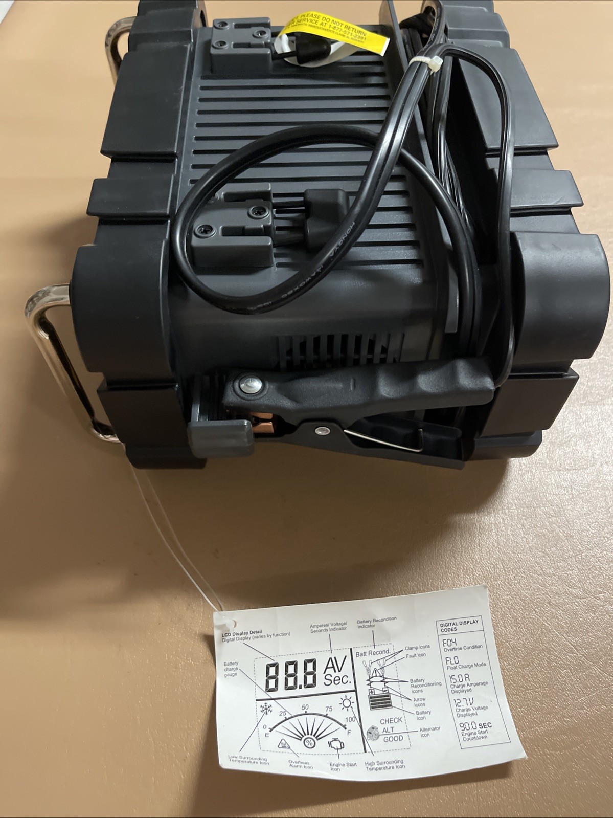 STANLEY Fully Automatic 15 Amp Battery Charger 40 Amp Engine Start