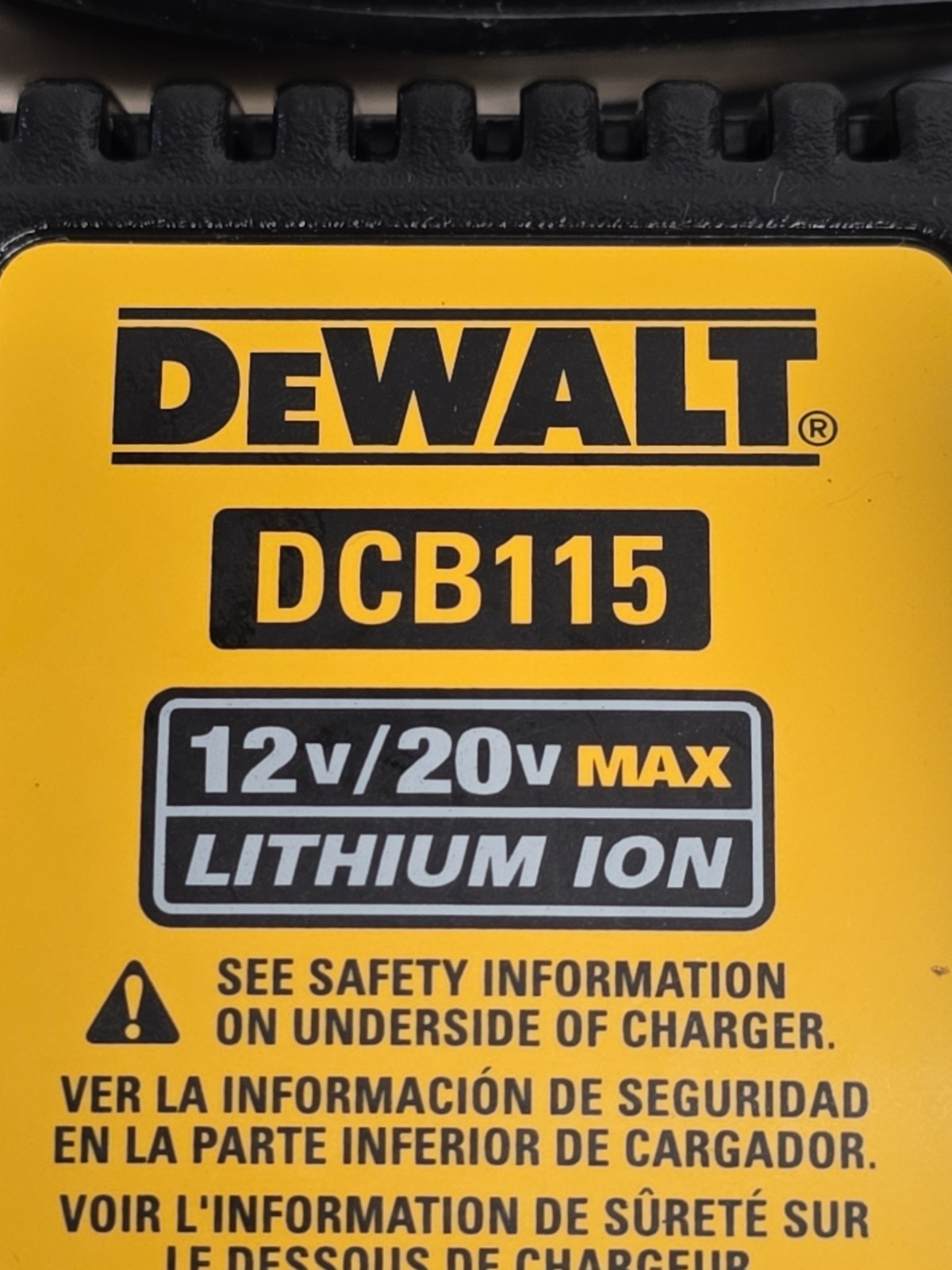 Dewalt DCB115 Fast Charger Genuine 12V-20V MAX Lithium Ion Battery Charger