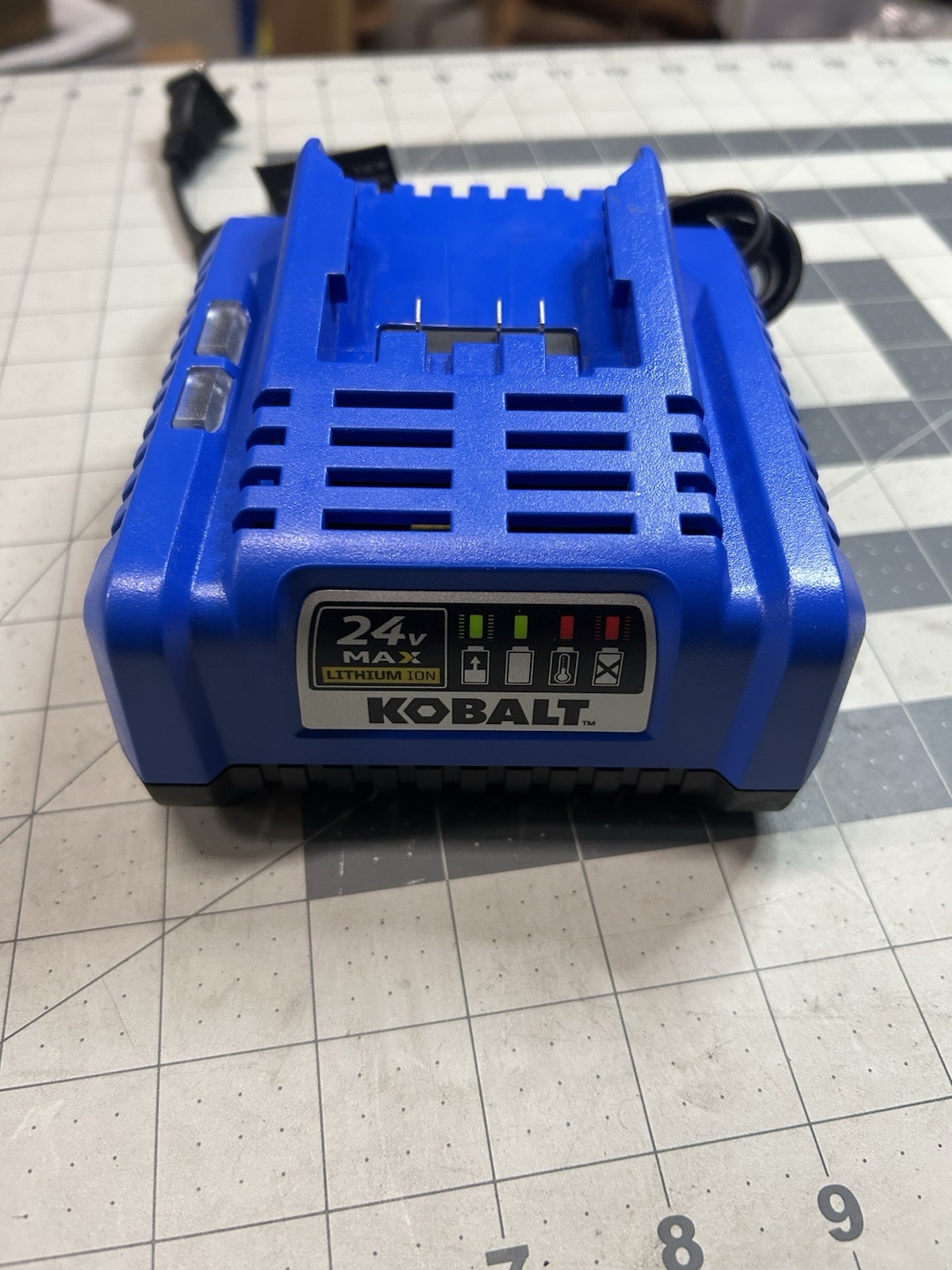Kobalt 24V Volt MAX Lithium Ion BATTERY WALL MOUNT CHARGER KRC 2445-03 NEW (134)