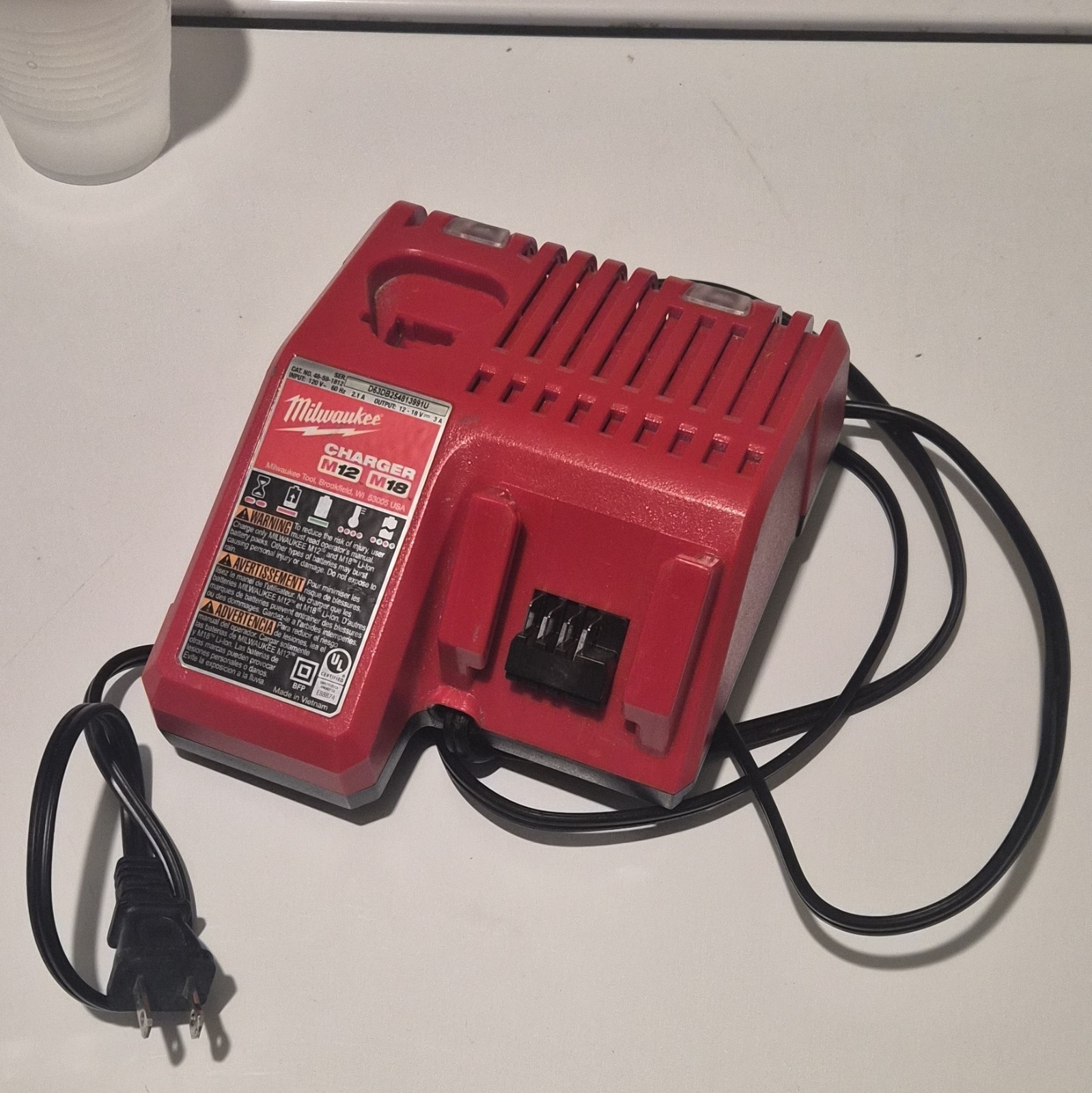 Milwaukee M12/M18 Battery Charger 120V Red 1-Battery 48-59-1812
