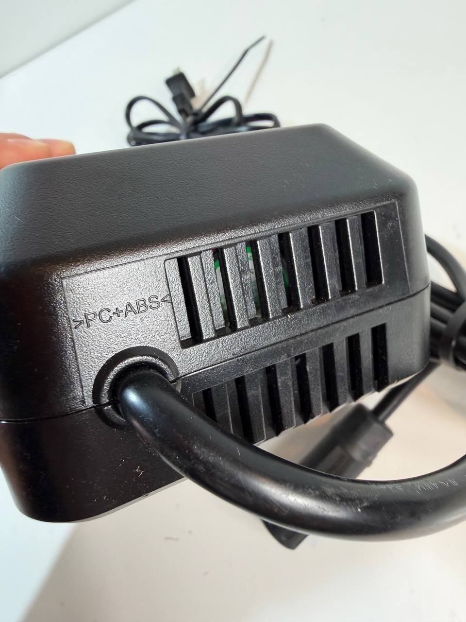 Makita DC4001 40V Max XGT Battery Charger
