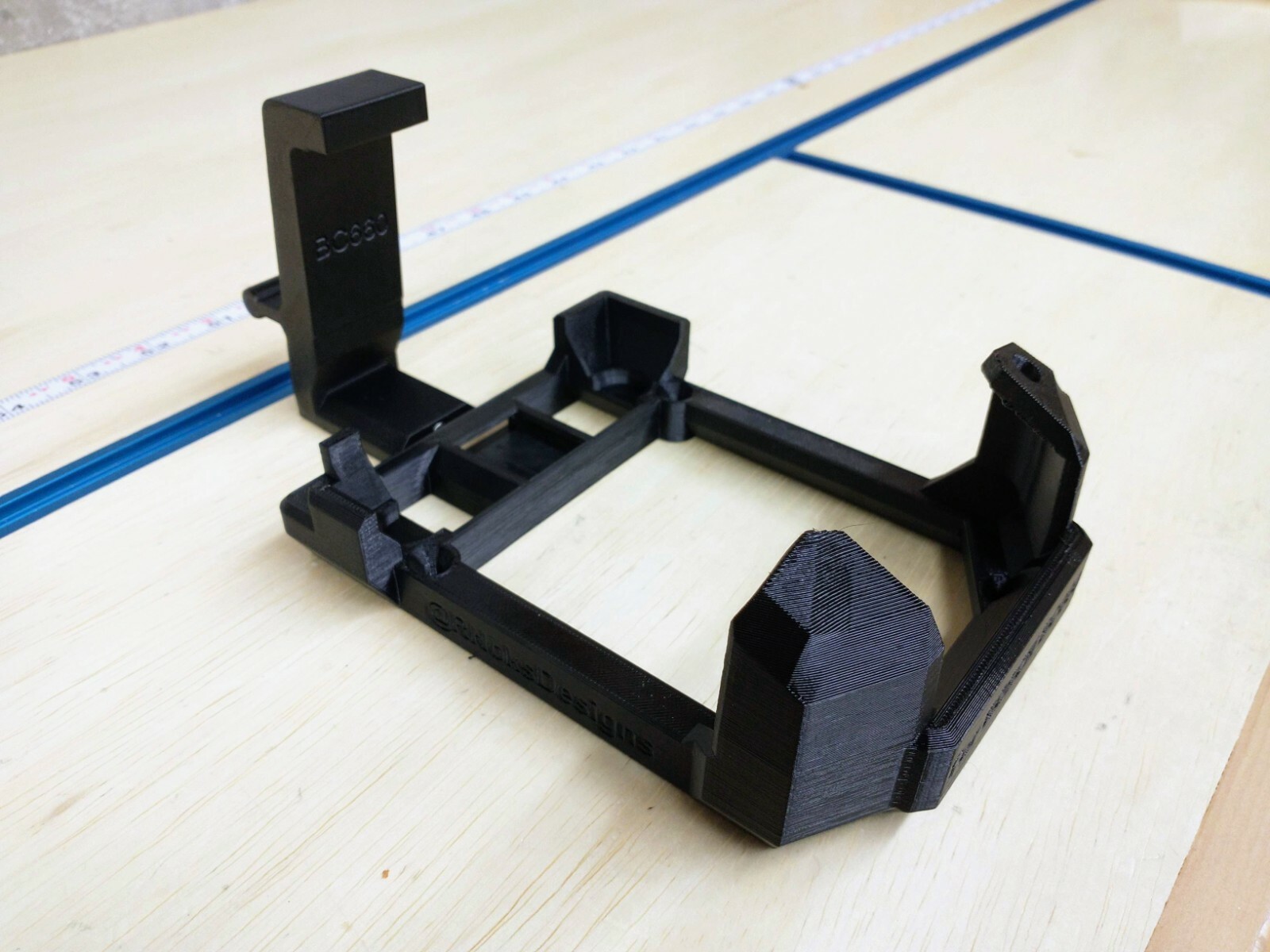 Wall Mount for Bosch BC660 Charger with Optional 18V Battery Mounts, Made in USA