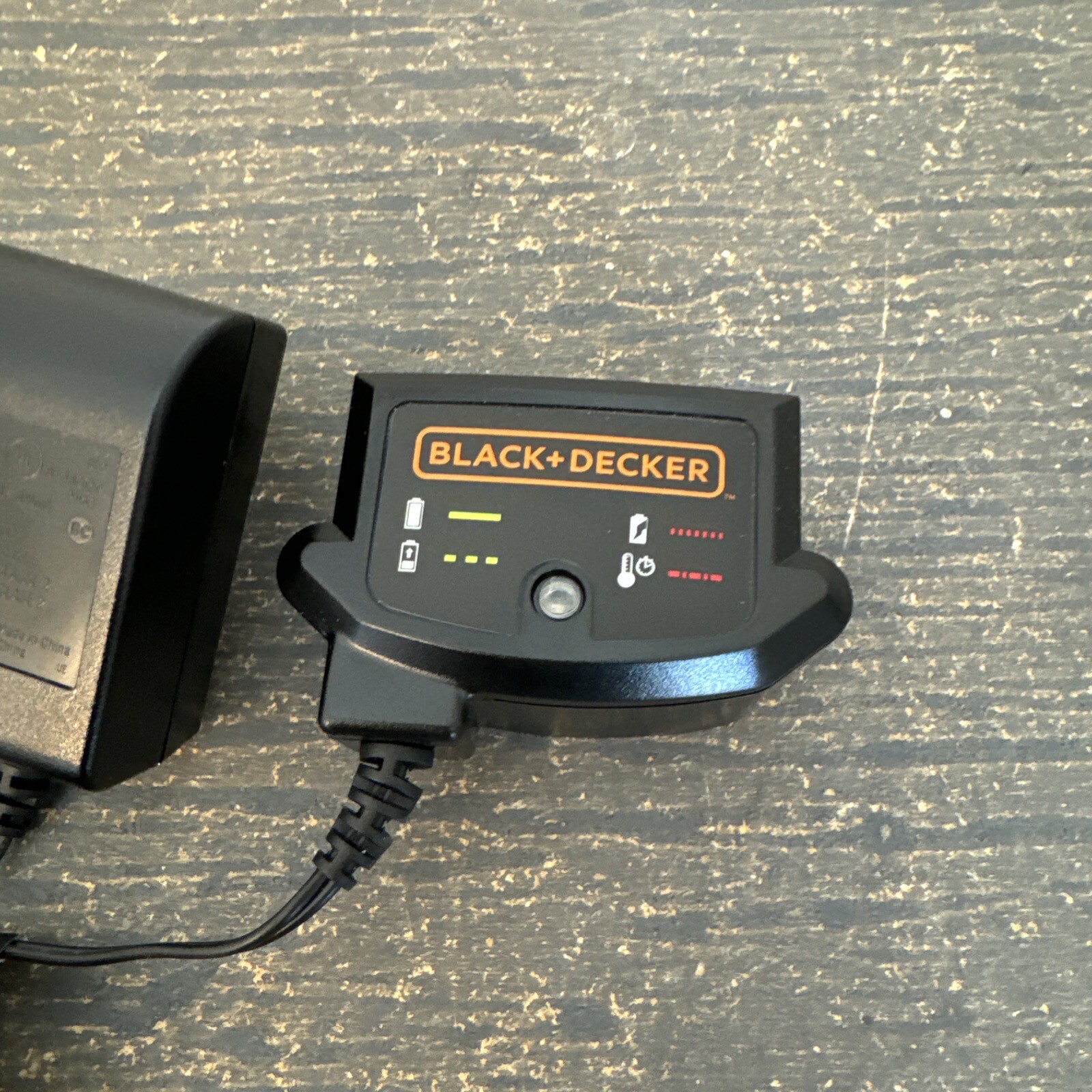 BLACK+DECKER LCS1620B Black 20V MAX Lithium Battery Charger Digital Indicator