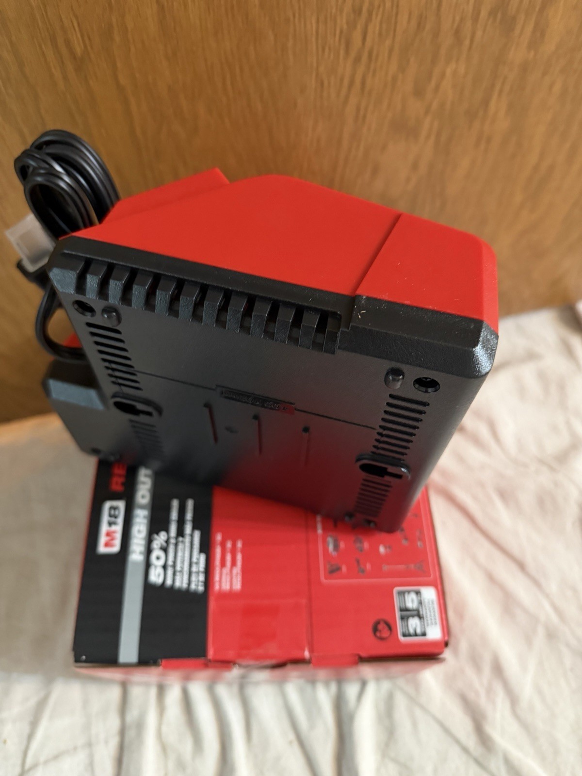 Genuine MILWAUKEE 48-59-1812 18V M12 / M18 LITHIUM ION CHARGER