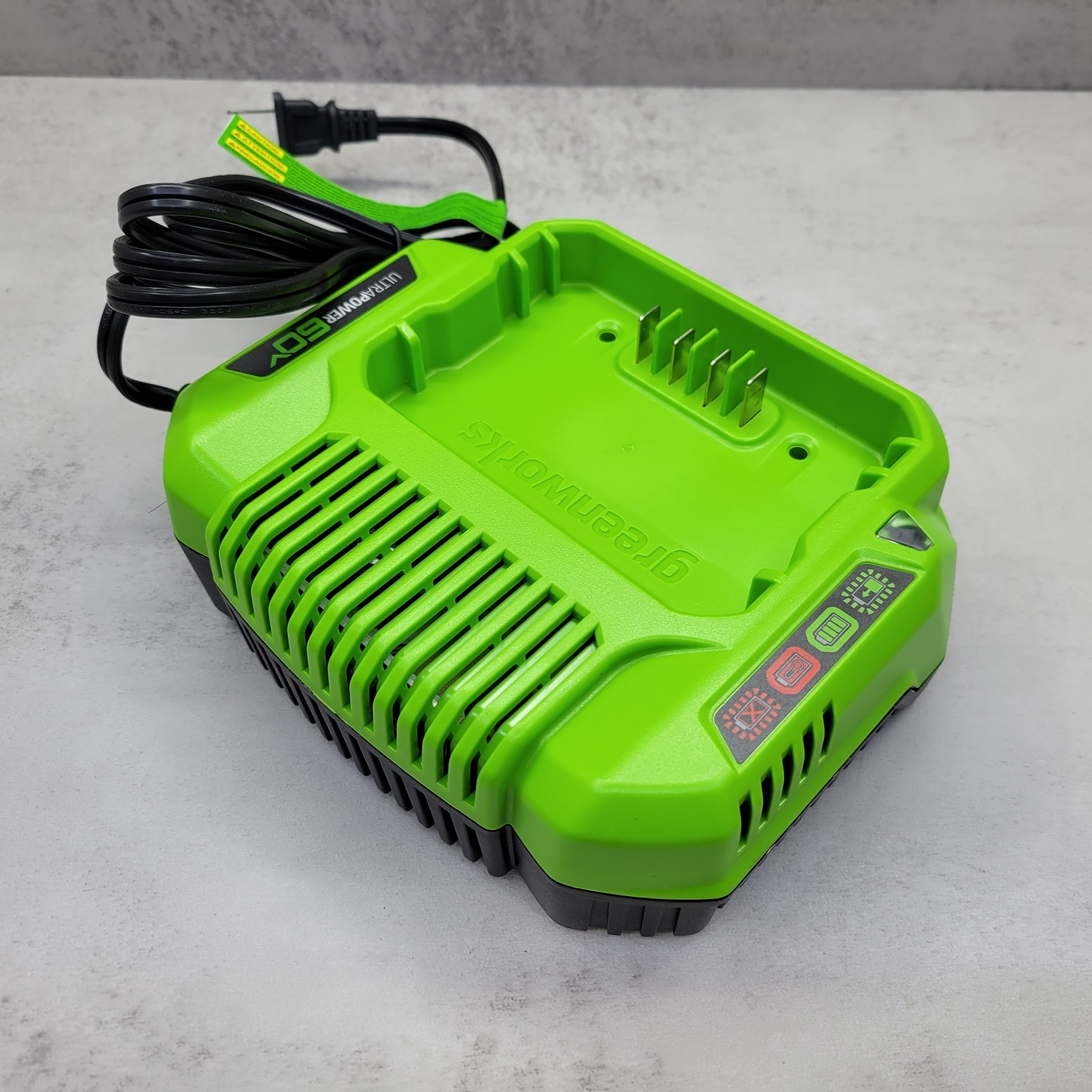 Greenworks Pro UltraPower 60V Li-Ion Battery Charger 120V (CAC801) ™