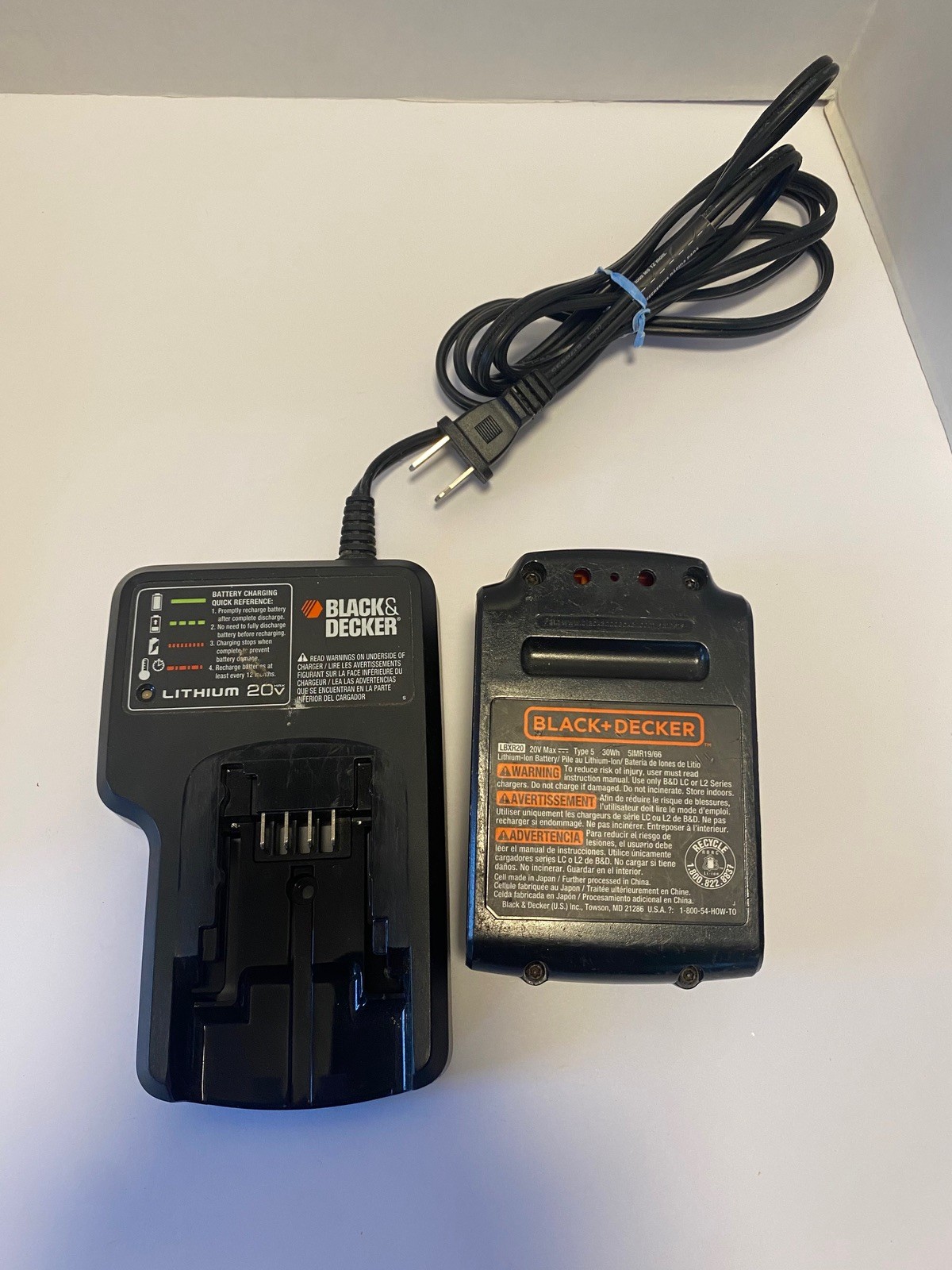 Black & Decker Lithium 20v Battery Charger with Battery 406A Type 1 Tested B