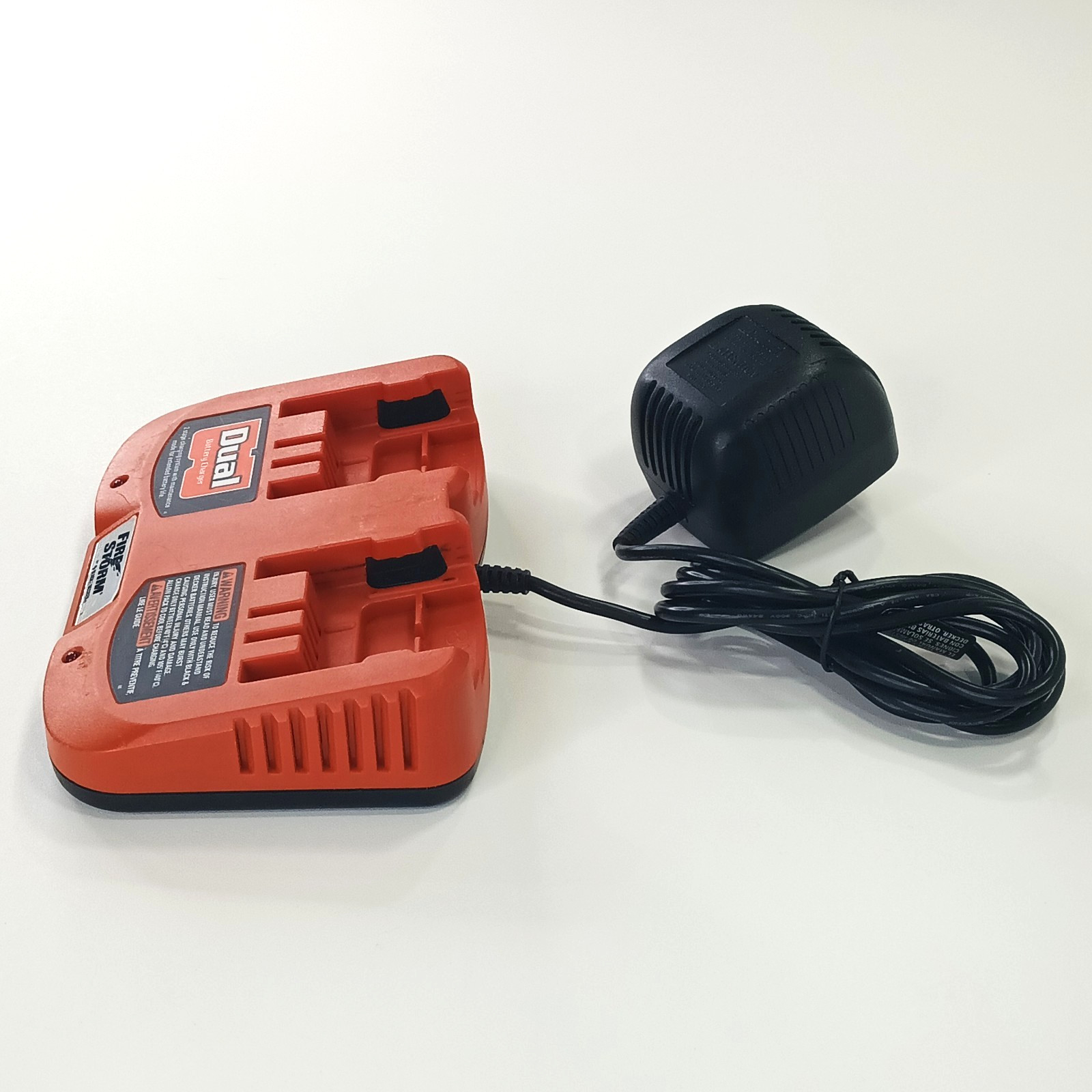 Black & Decker Fire Storm FS180DC UD-18V2C Dual Port Battery Charger 18V TESTED