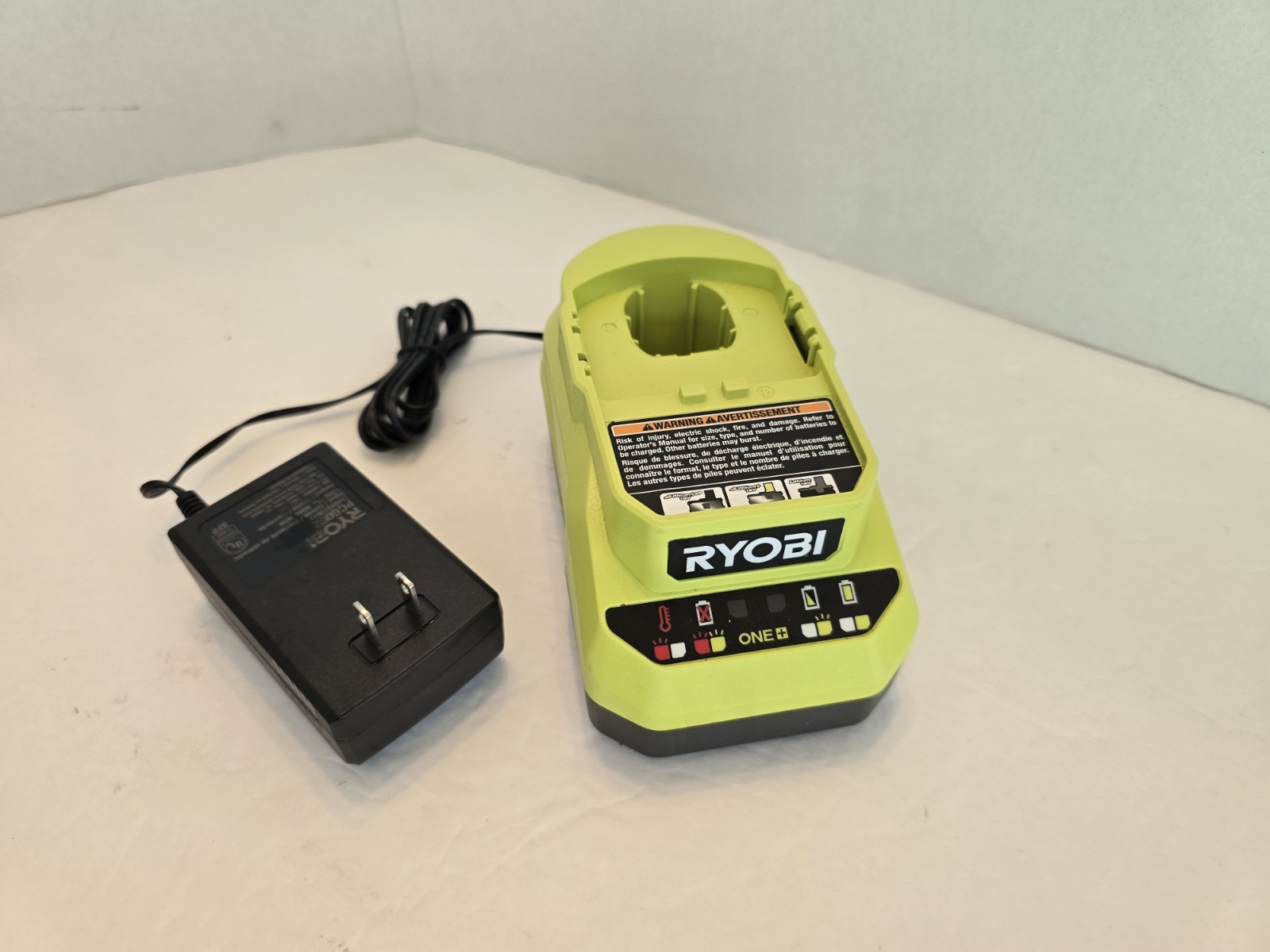 Roybi 18V One Plus Battery Charger – PCG002