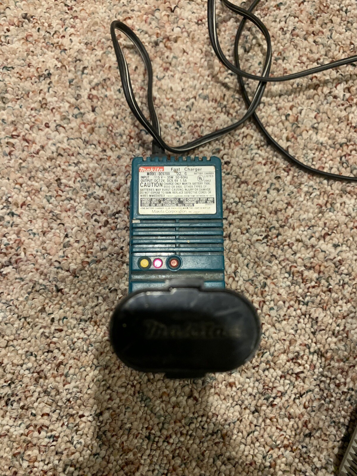 Makita DC9700 7.2V to 9.6V Battery Fast Charger W/ Battery