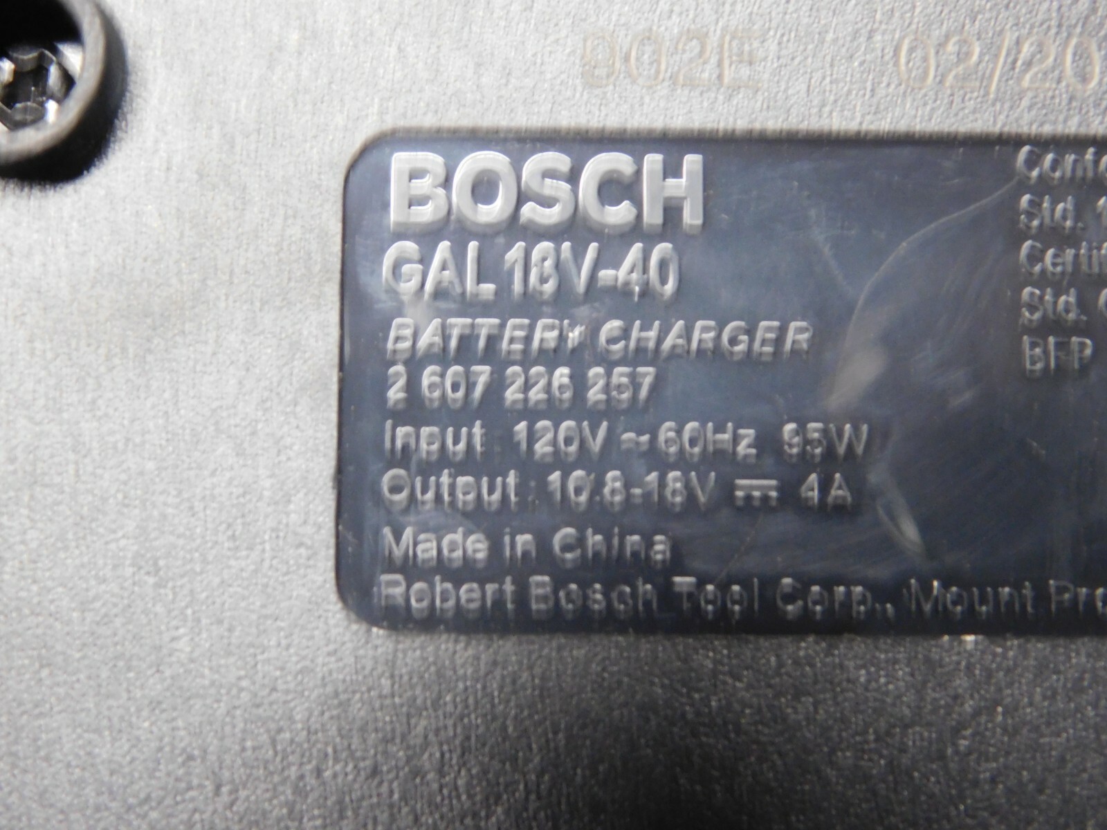 Bosch Professional 18V-40 Li-Ion Battery Charger GAL 18V-40