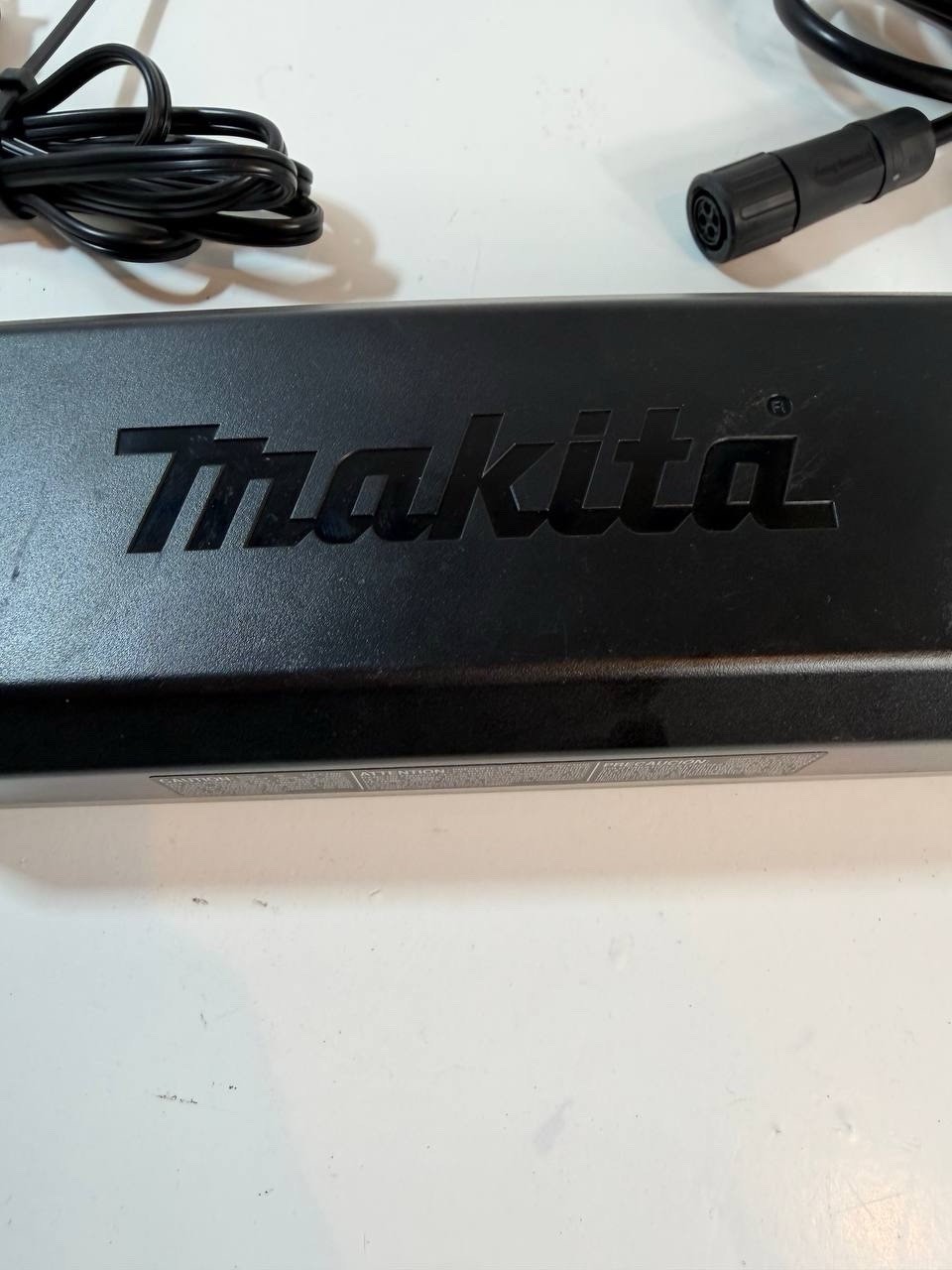 Makita DC4001 40V Max XGT Battery Charger