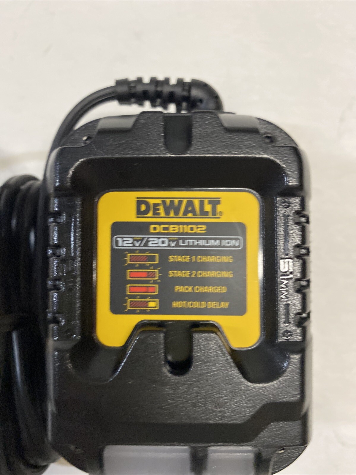 Dewalt Battery Charger 12/20V Max Flexvolt Lithium-Ion 2 AMP, DCB1102