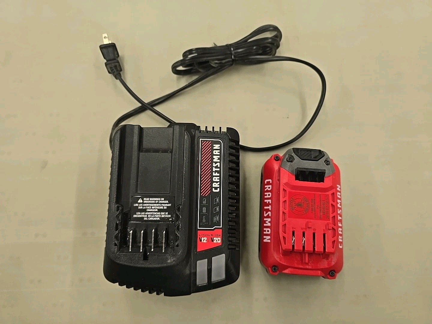 Craftsman CMCB102 Charger w/ Craftsman 2.0 AH Lithium Ion Battery