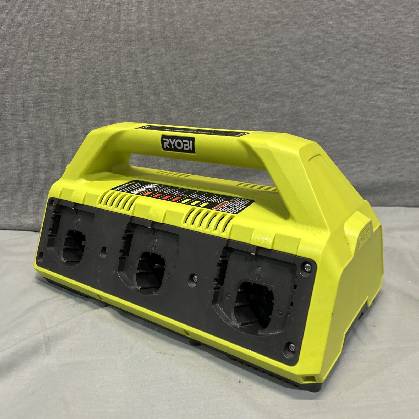 RYOBI 18V ONE + INTELLIPORT 6 PORT SUPER CHARGE BATTERY CHARGER # P135