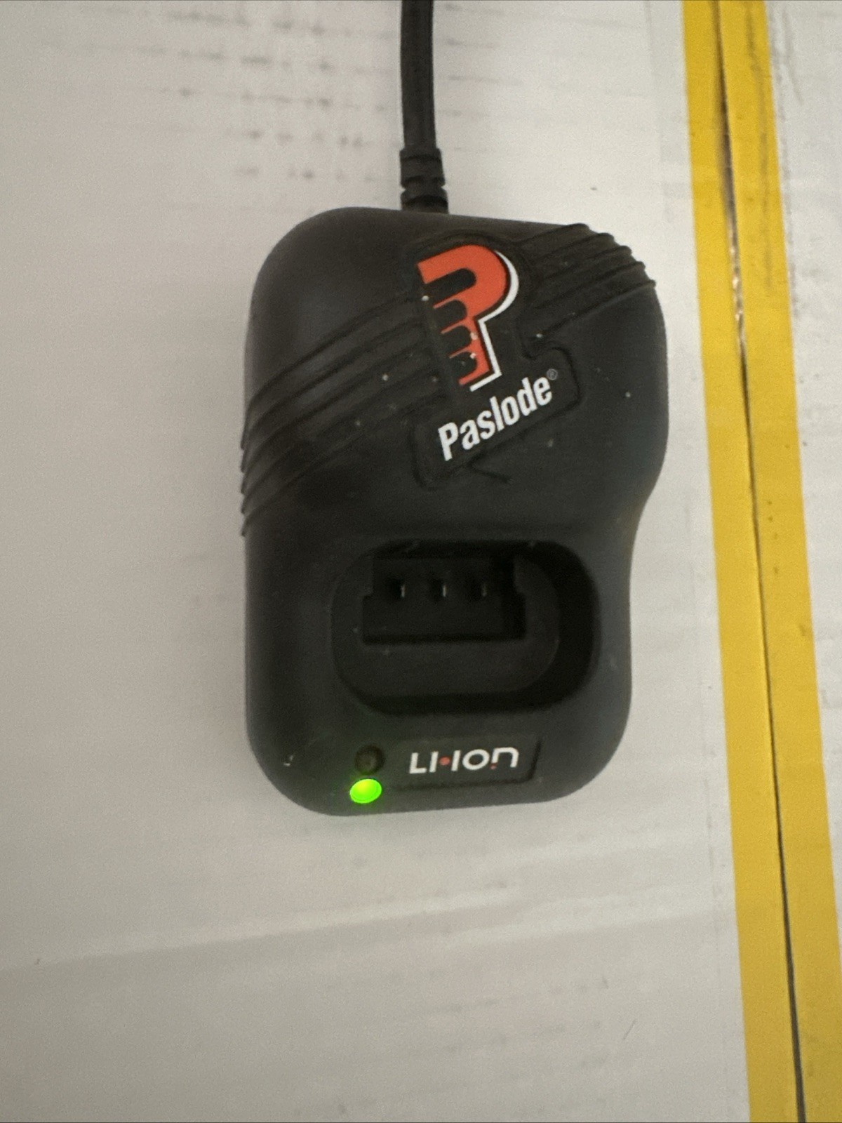 Paslode Lithium-Ion Battery Charger Model 902672 -b