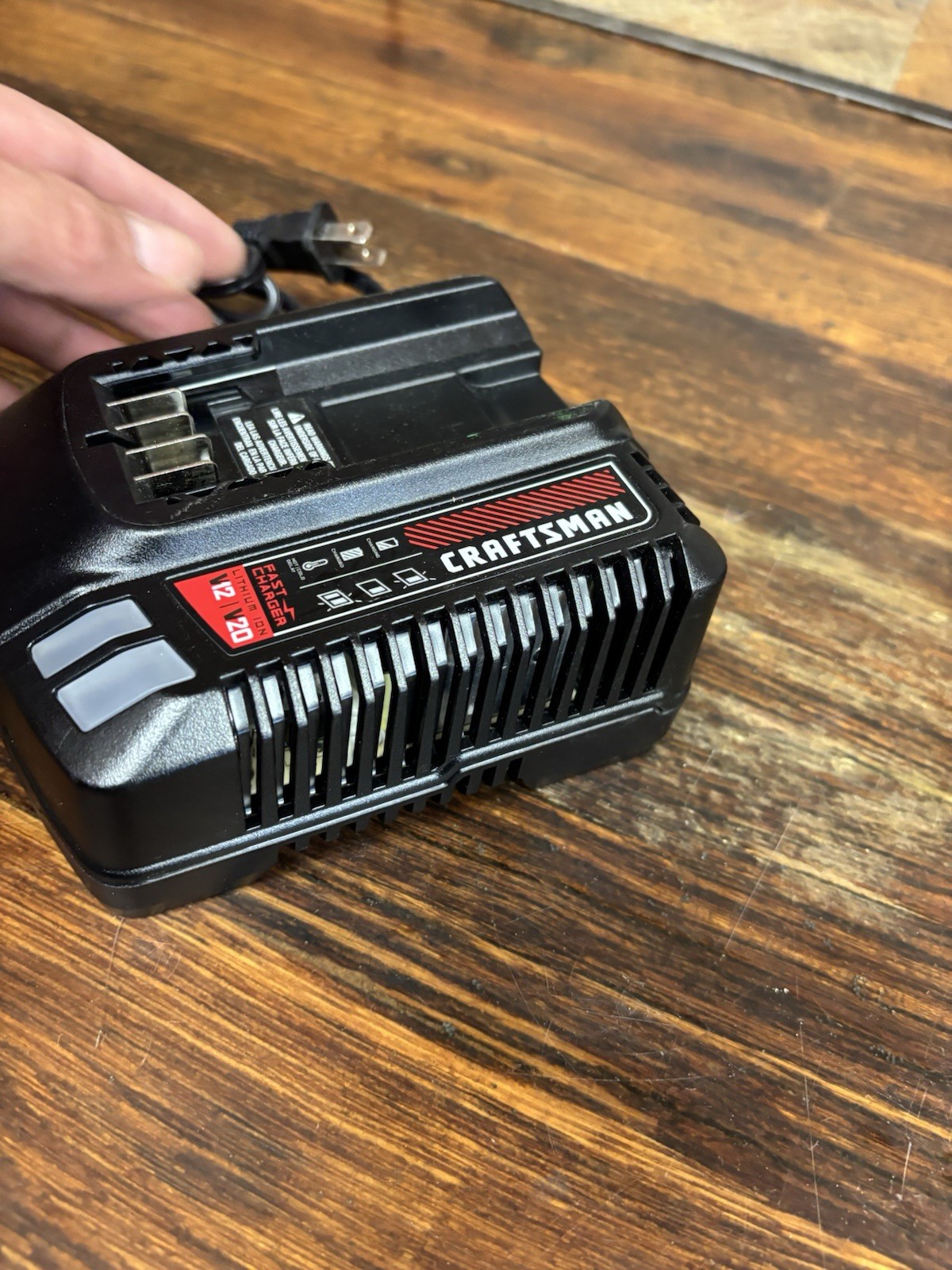 Craftsman CMCB104 V20 Lithium-Ion Battery Pack Black 20V Max Rapid Fast Charger
