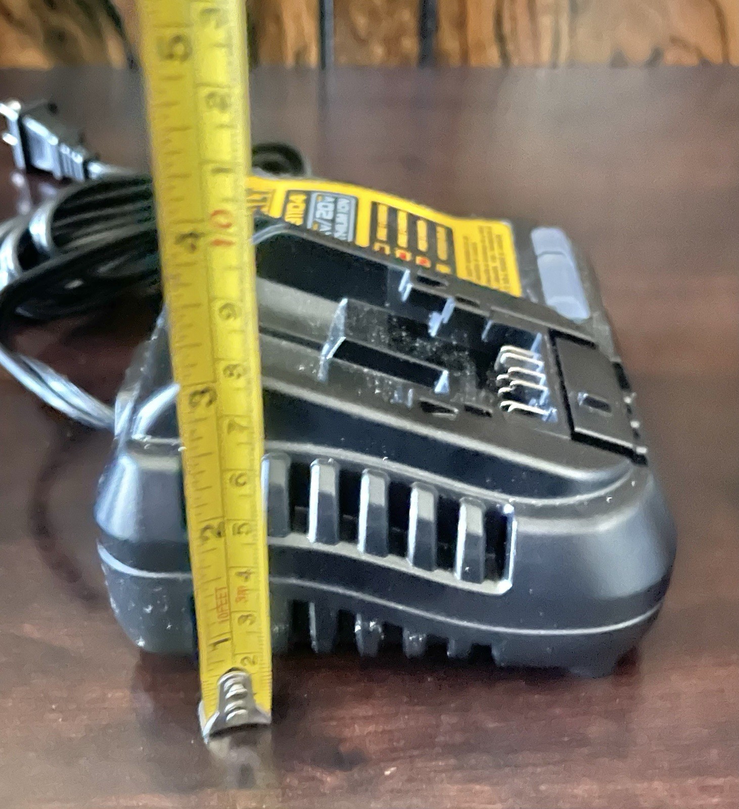 NOS Dewalt DCB1104 12V/20V Lithium Ion Battery Charger Open Box