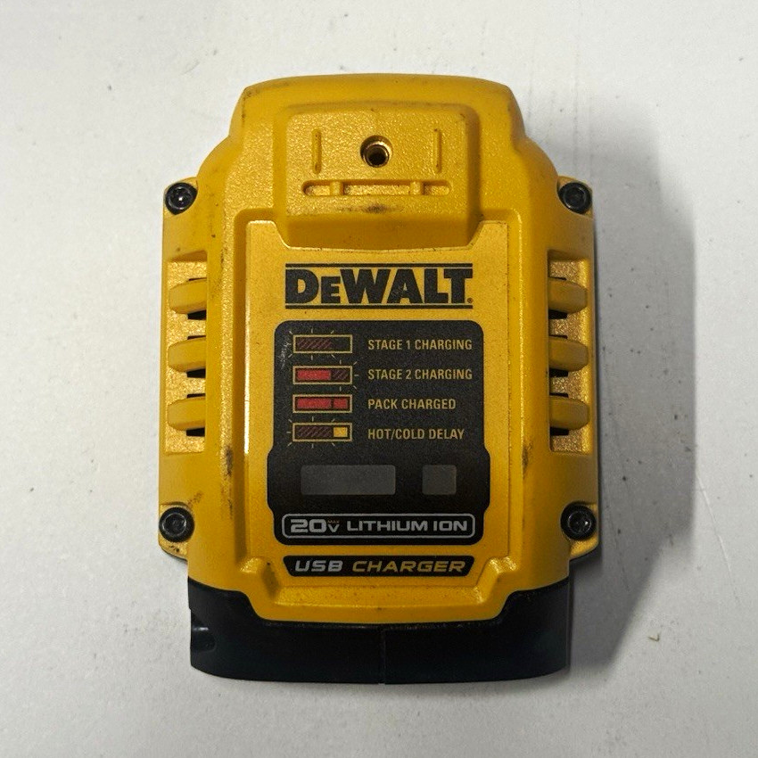 DEWALT 20V Lithium-Ion USB Charger USB-A/USB-C PD 100W Yellow