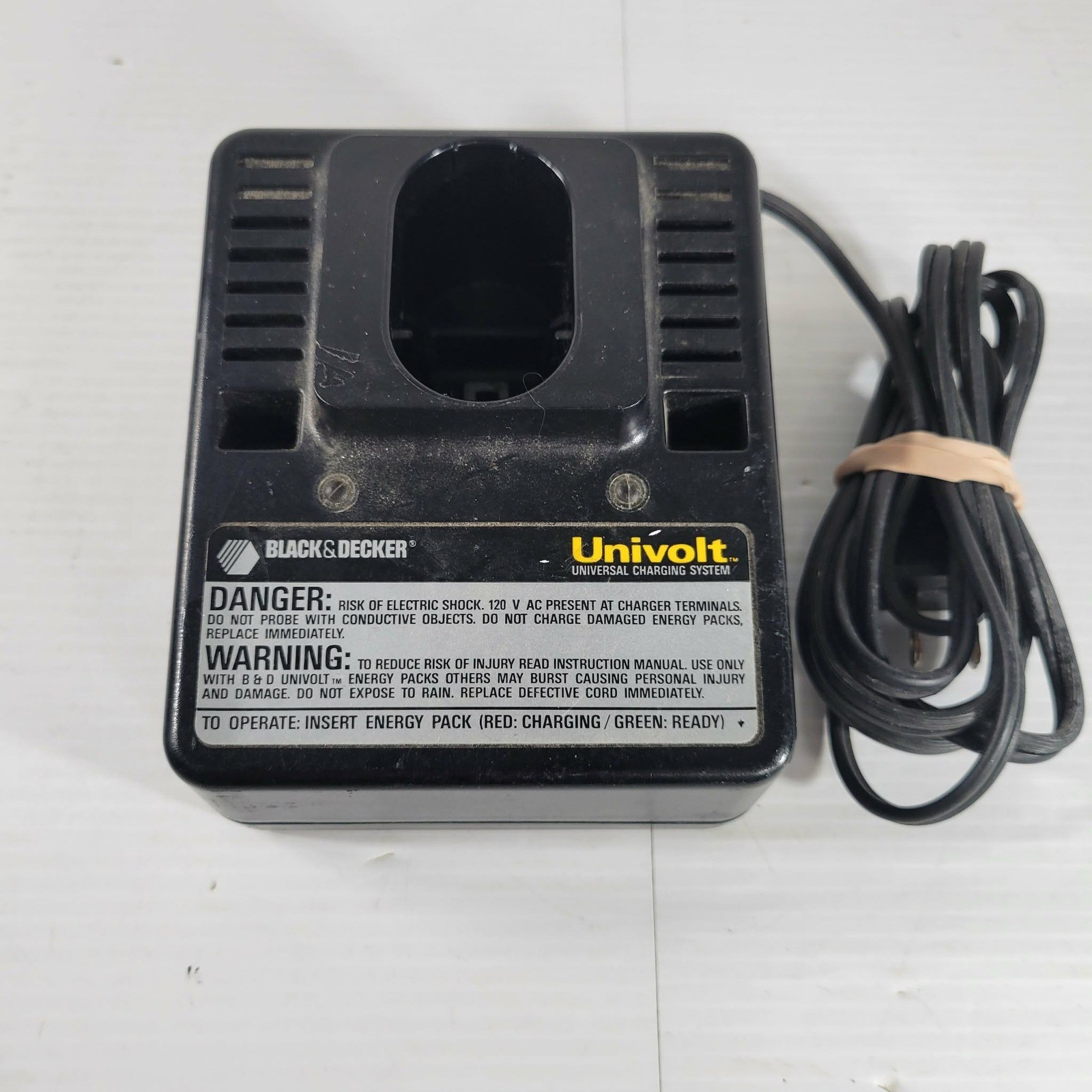 Black & Decker 98014 Univolt Universal Charging System Type 2 Battery Charger