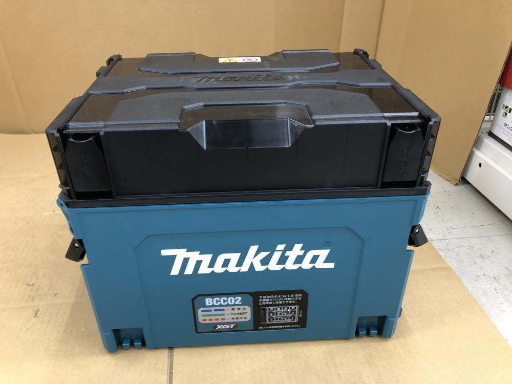 Makita 40Vmax Multi-port Charging Case A-78352 BCC02 12-port Charger