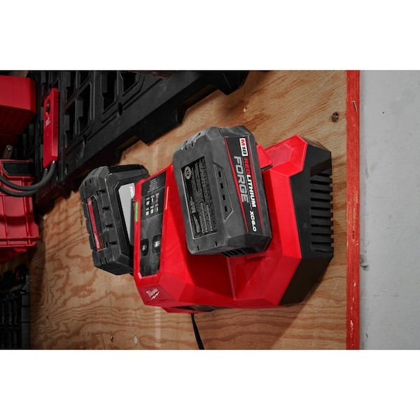 Milwaukee Tool 48-59-1815 M18 Dual Bay Simultaneous Super Charger