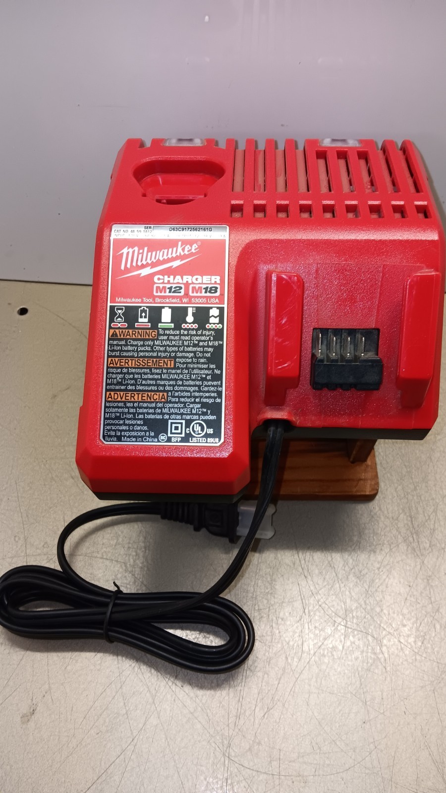 Milwaukee GENUINE New Battery Charger M18 & M12 48-59-1812 Lithium 12 18 Volt