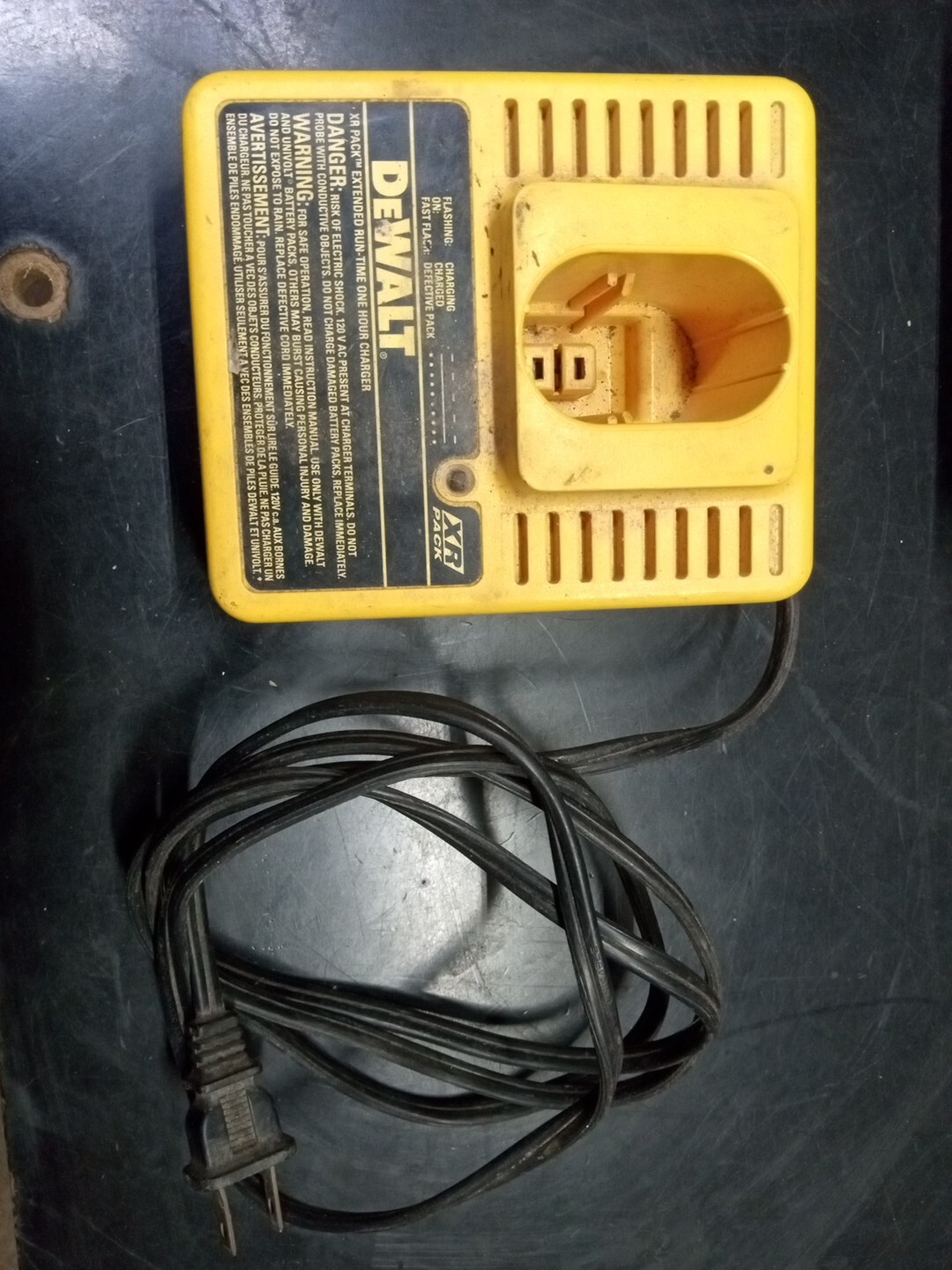 Genuine DeWalt DW9106 Battery Charger – for XR Pack