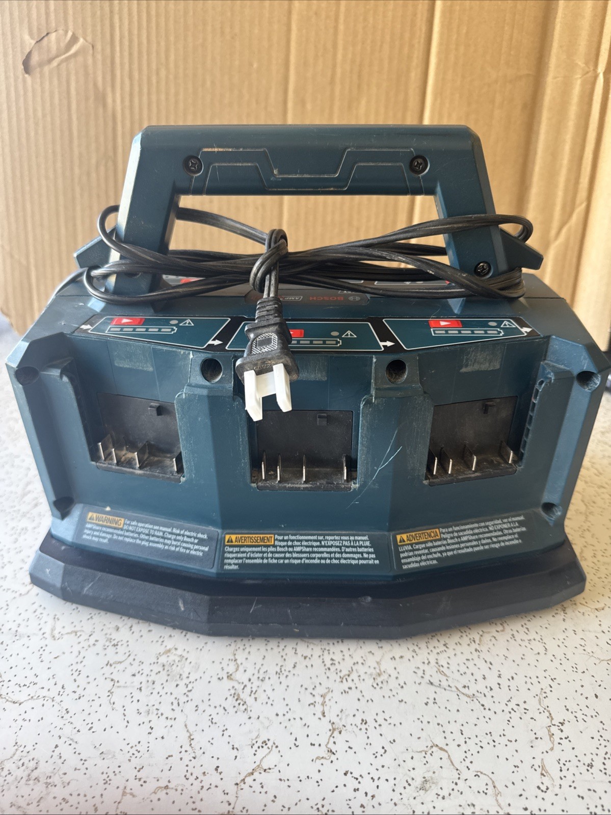 Bosch GAL18V6-80 6-Bay Sequential Battery Fast Charger